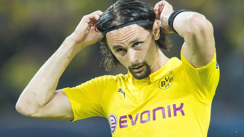 Trung vệ Neven Subotic