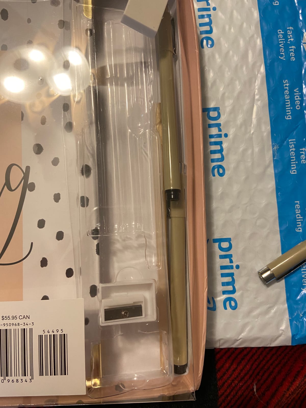 Modern Calligraphy Kit for Beginners: A Creative Craft Kit for Adults featuring Hand Lettering 101 Book, Brush Pens, Calligraphy Pens, and More (Calligraphy Practice Book Series) customer photo 1