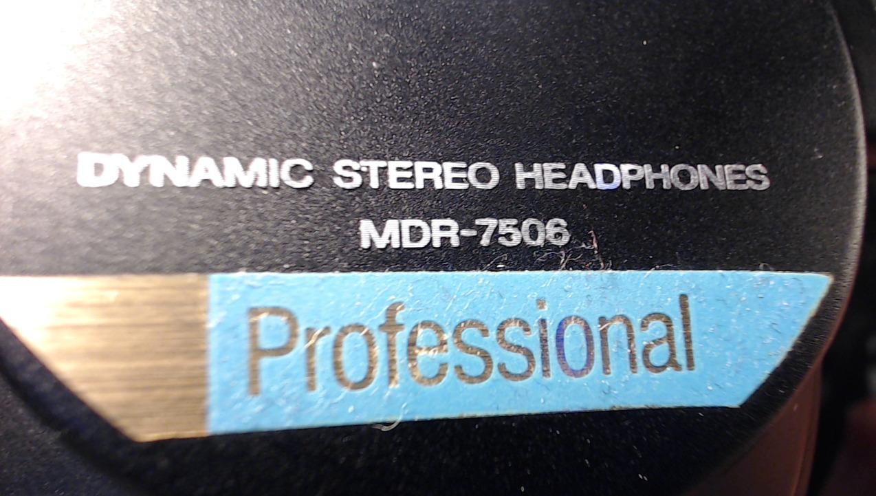 Sony MDR7506 Professional Large Diaphragm Headphone customer photo 1