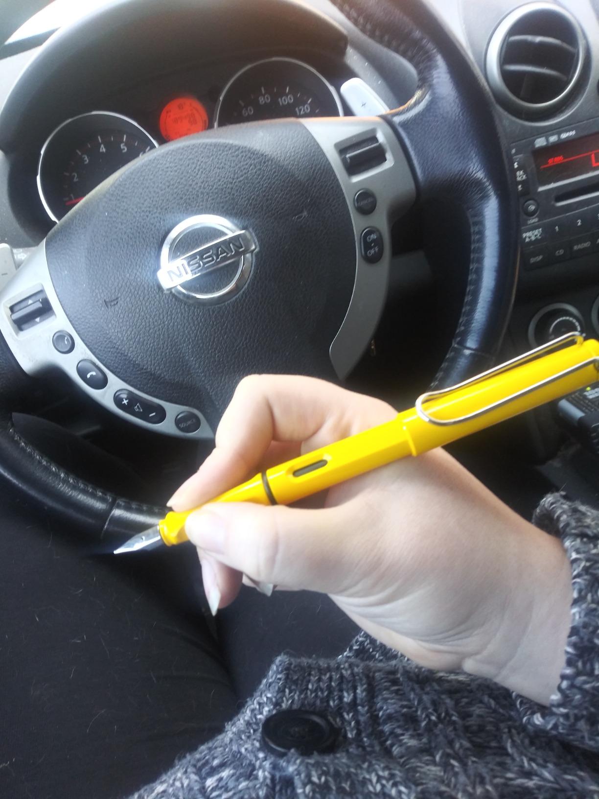 LAMY safari umbra - Fountain Pen with ergonomic grip & polished steel nib in size F - ideal for any Writing & Calligraphy - including LAMY T 10 blue cartridge - Right-Handed customer photo 2