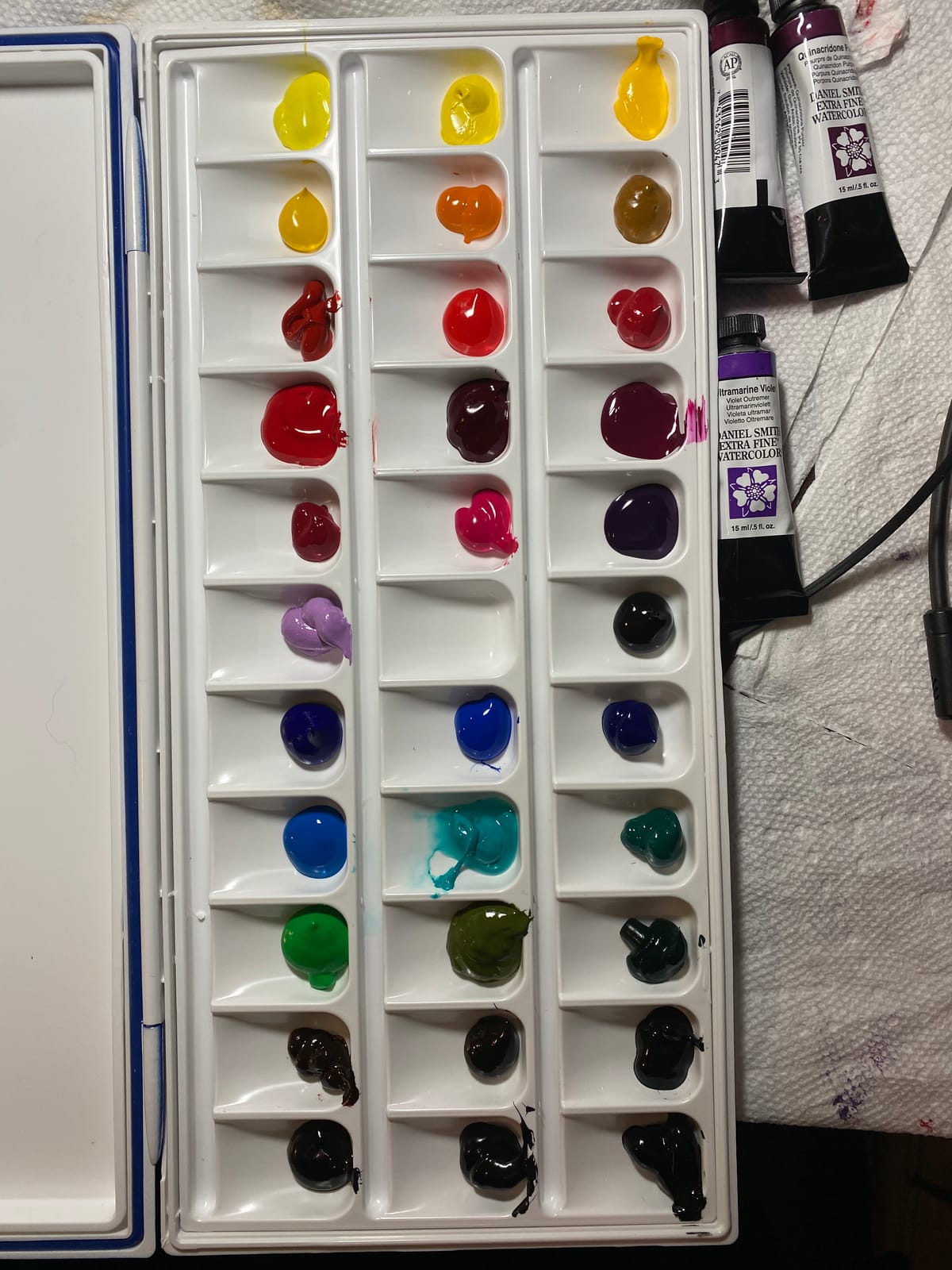 Mijello Fusion 33-Well Airtight/Leakproof Palette for Watercolor Paints, Blue customer photo 1