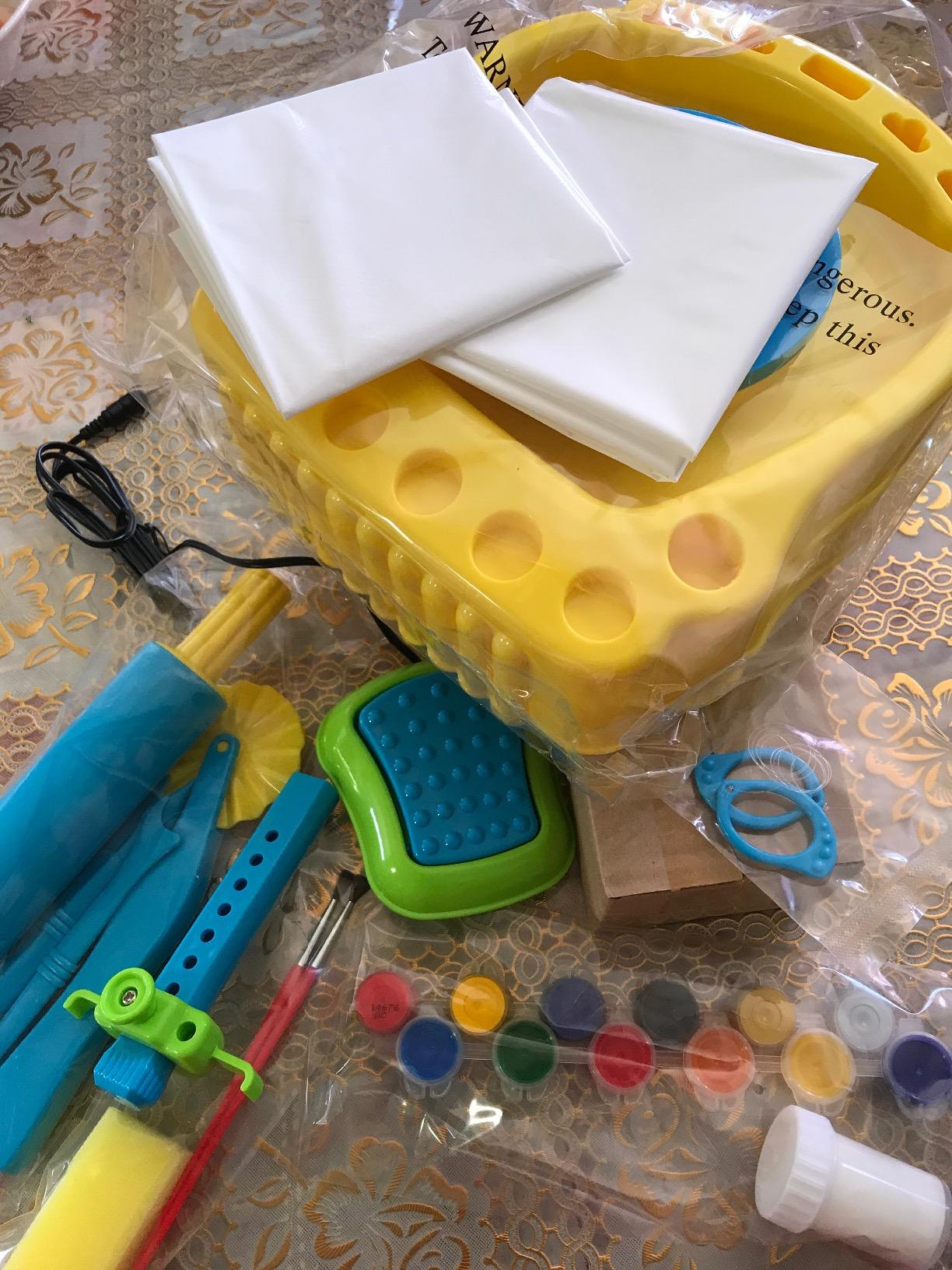 Faber-Castell Pottery Studio: Create Your Own Pottery Designs with Kid-Friendly Pottery Wheel, Air-Dry Clay, Paints, Sculpting Tools & Step-by-Step Instructions for Kids (Ages 8+) customer photo 1