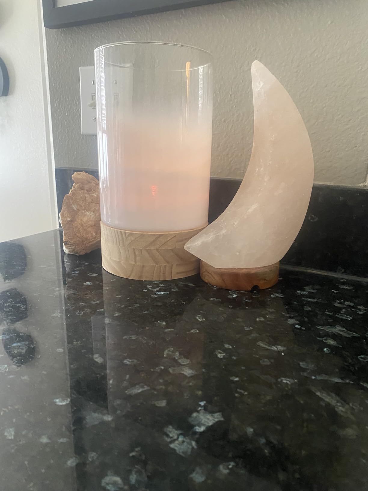 d'aplomb 100% Authentic Natural Himalayan Salt Lamp;Hand Carved Flower Rose customer photo 2