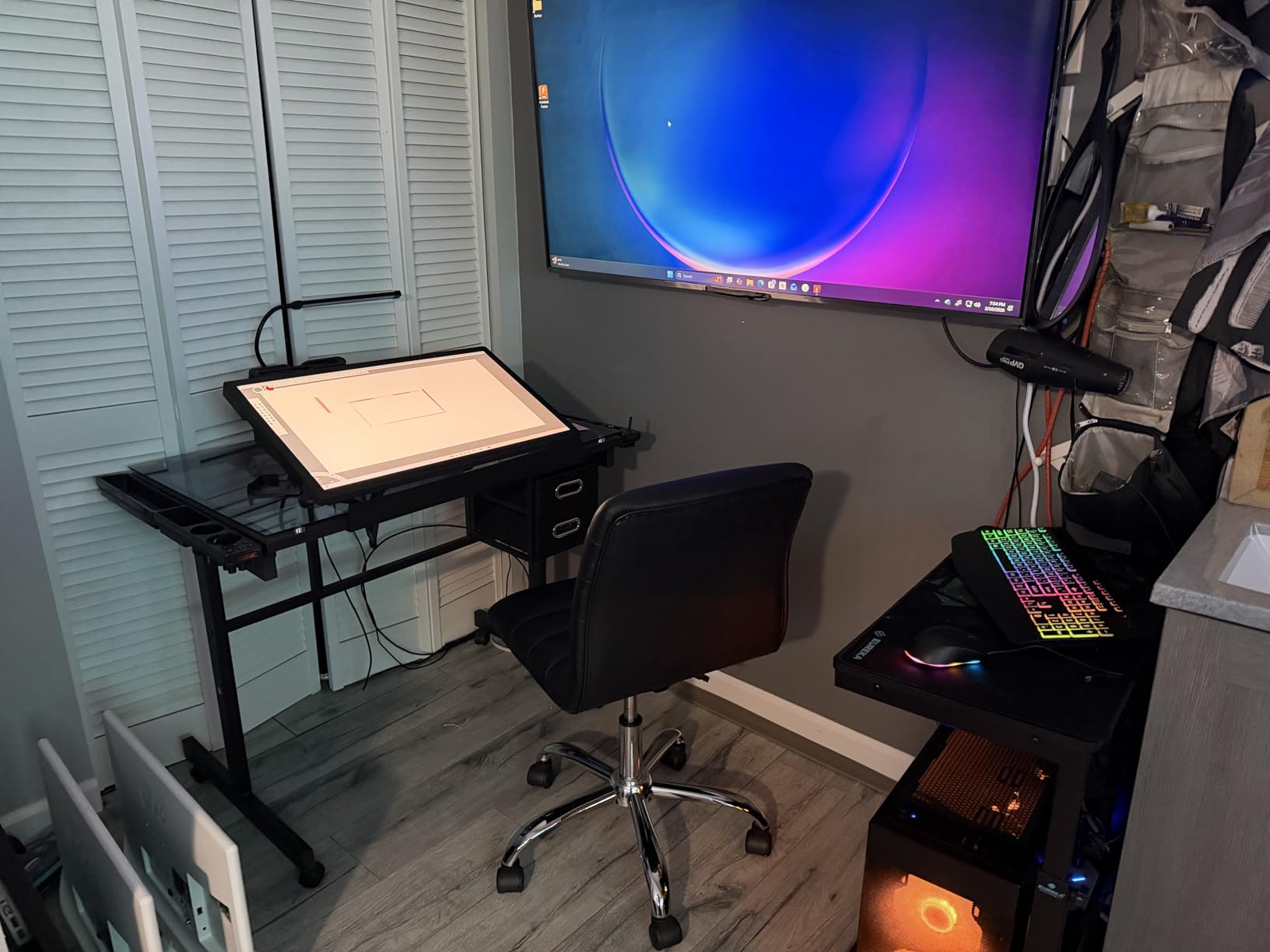 Wacom Cintiq Pro 24, Drawing Tablet with 4K Touchscreen & ProPen 2 customer photo 2