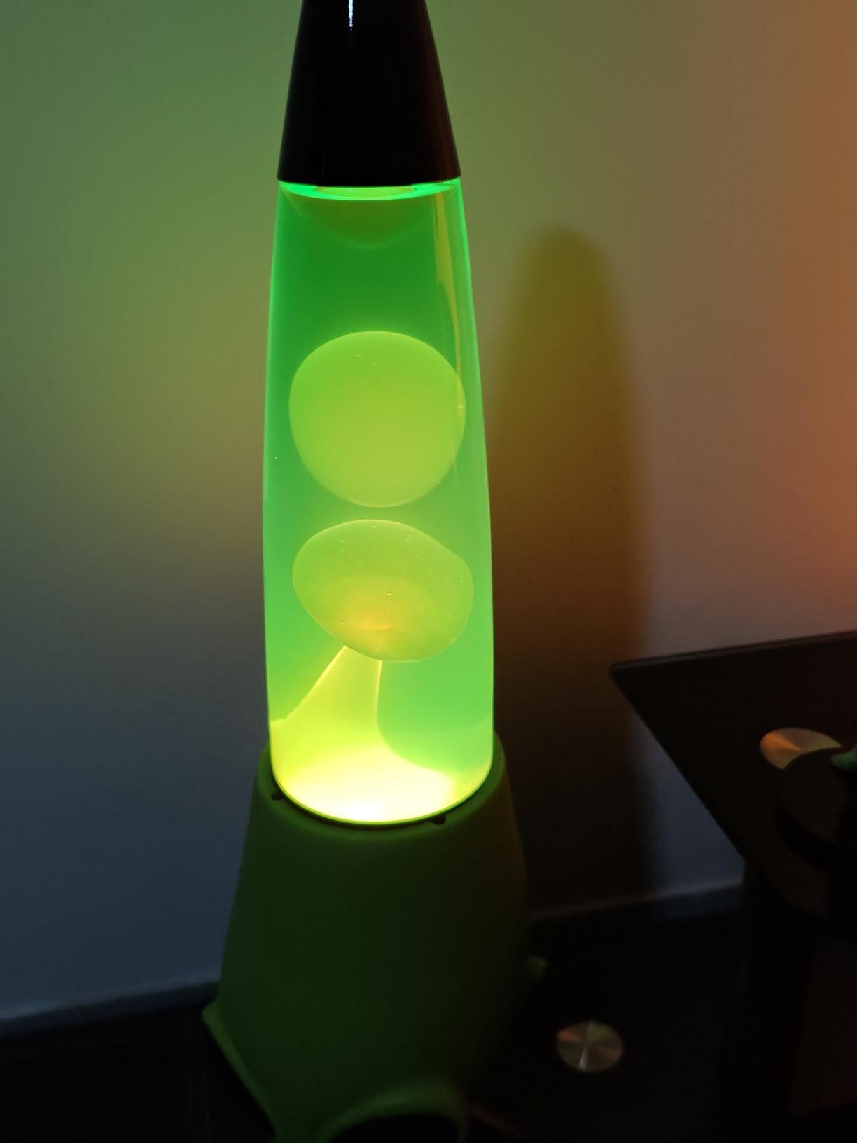 Rhode Island Novelty 13 Inch Alien Head Wax Motion Lamp customer photo 2
