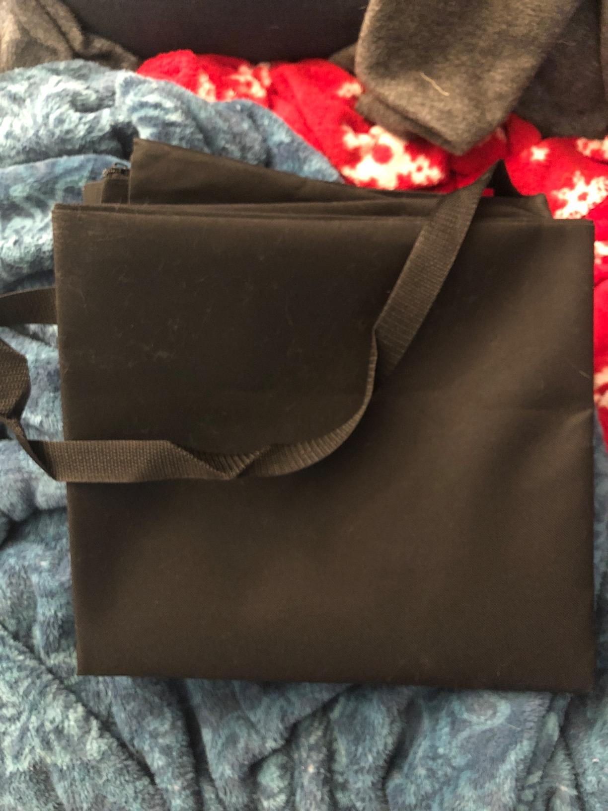 Black Art Portfolio Case 24” X 36” with Shoulder Strap customer photo 2