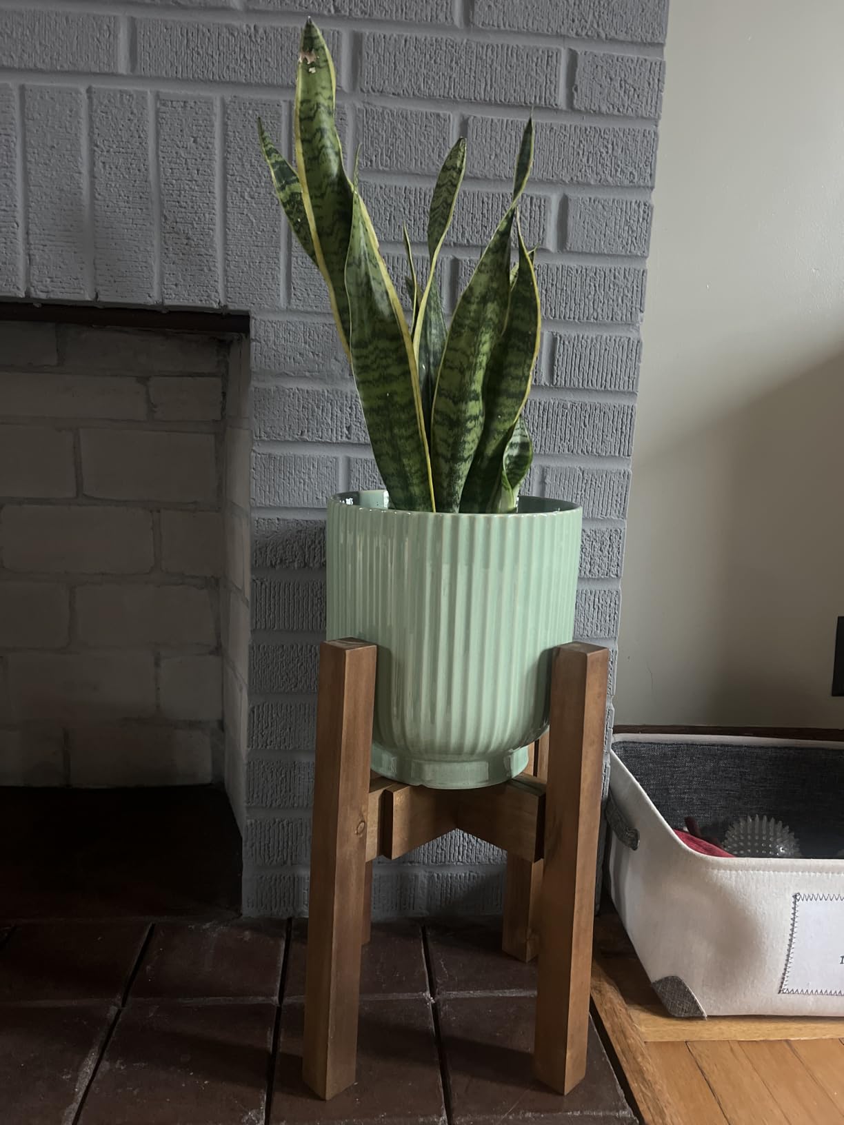 Sophia Mills Mid Century Plant Stand - Solid Wood Item Stand Handmade with Acacia - Fits Medium & Large Pots Sizes 8 to 12 inches (Not Included) (Adjustable Width: 8-12 inches, Dark Brown) customer photo 1