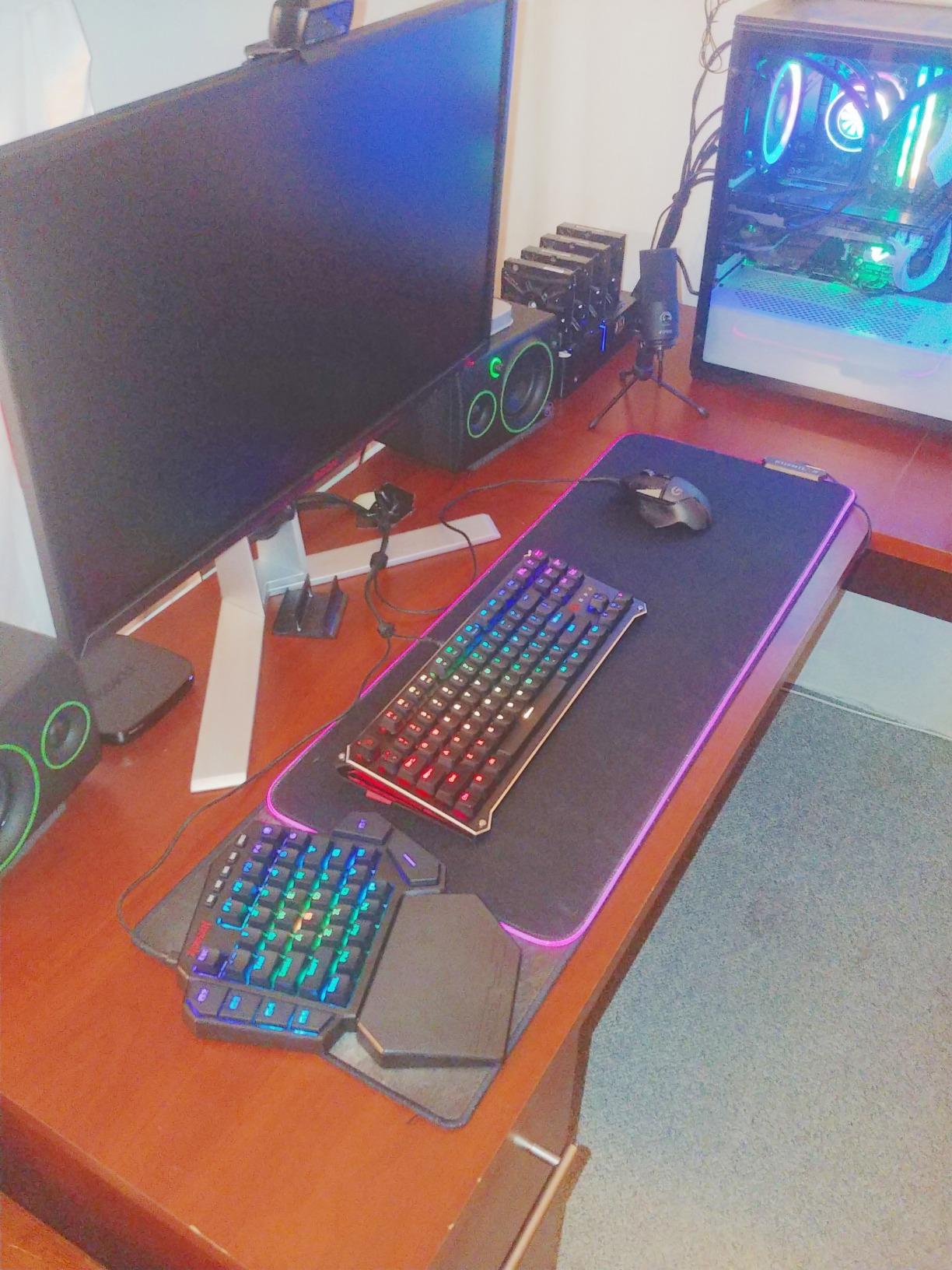 Redragon K585 Wired One-Handed RGB Gaming Keypad, Tactical 42-Key Layout customer photo 2