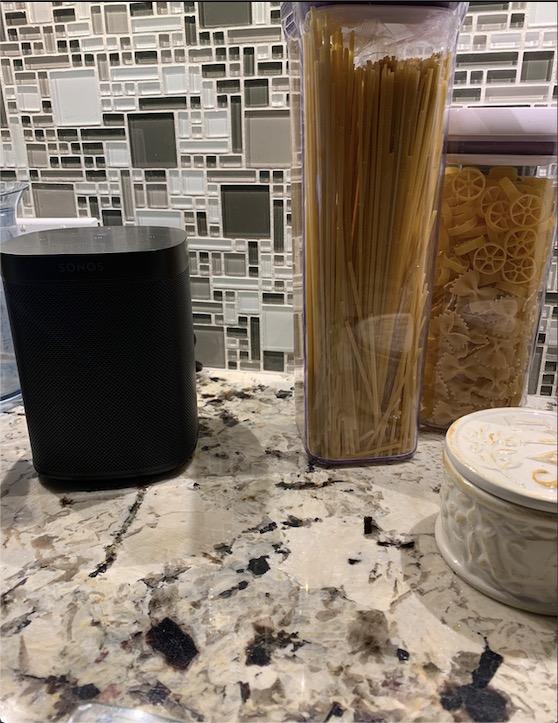Sonos One (2019) - Black customer photo 1