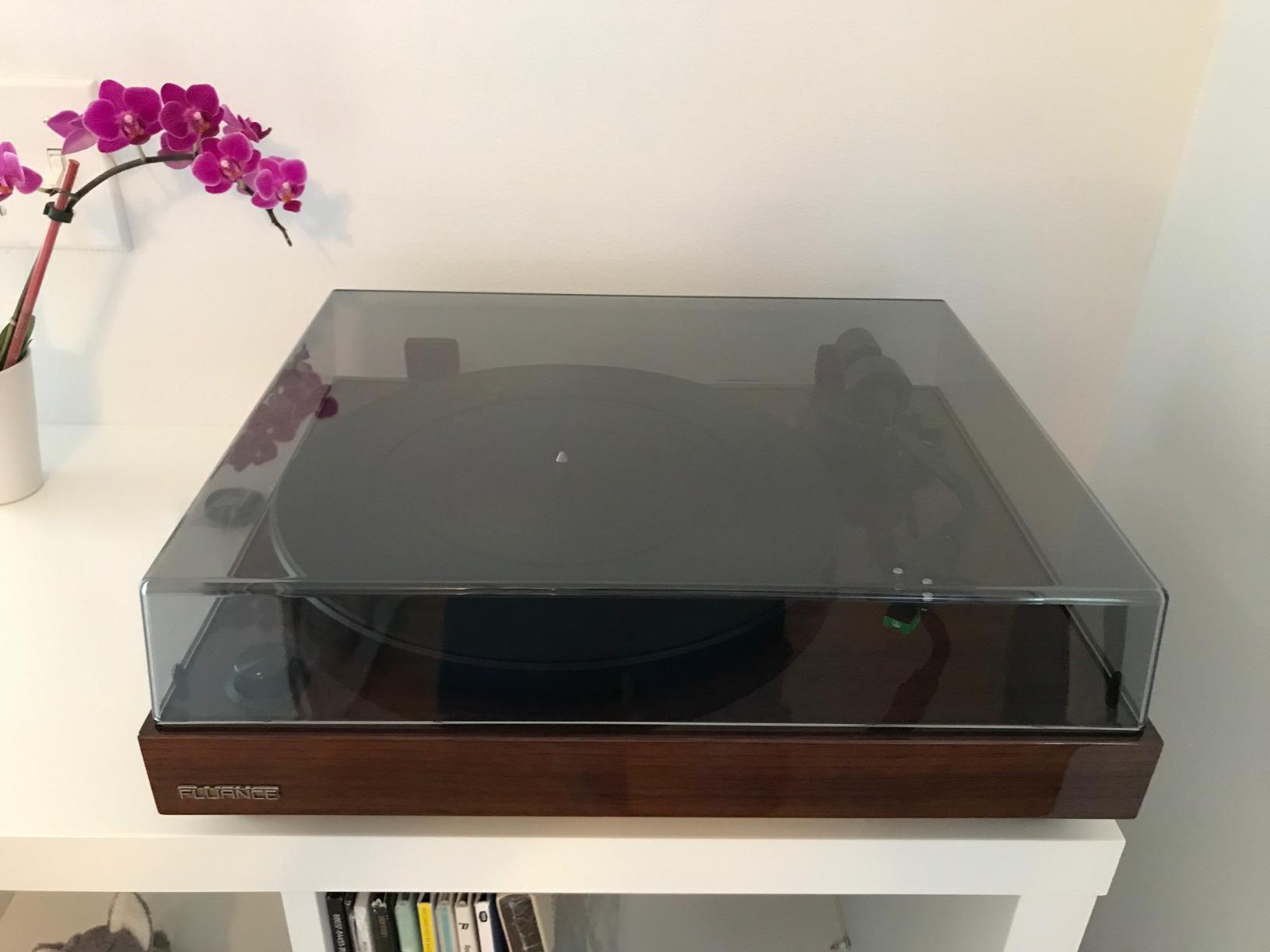 Fluance RT81 Turntable with AT95E Cartridge, Belt Drive, Built-in Preamp, Adjustable Counterweight - Piano Black customer photo 2