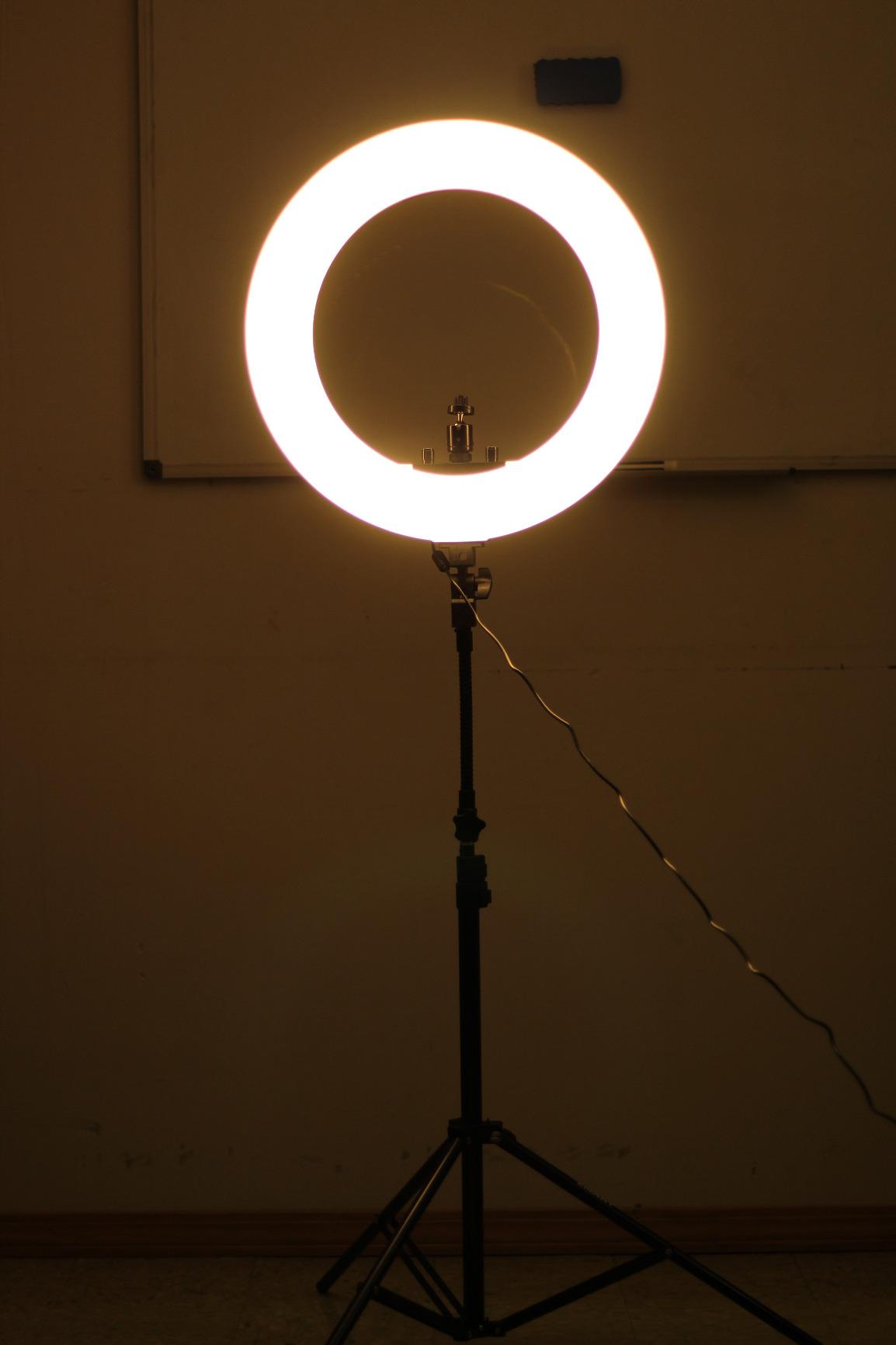 EMART 18in Ring Light with Stand, 2800-6500K LED Photography Lighting Kit customer photo 1