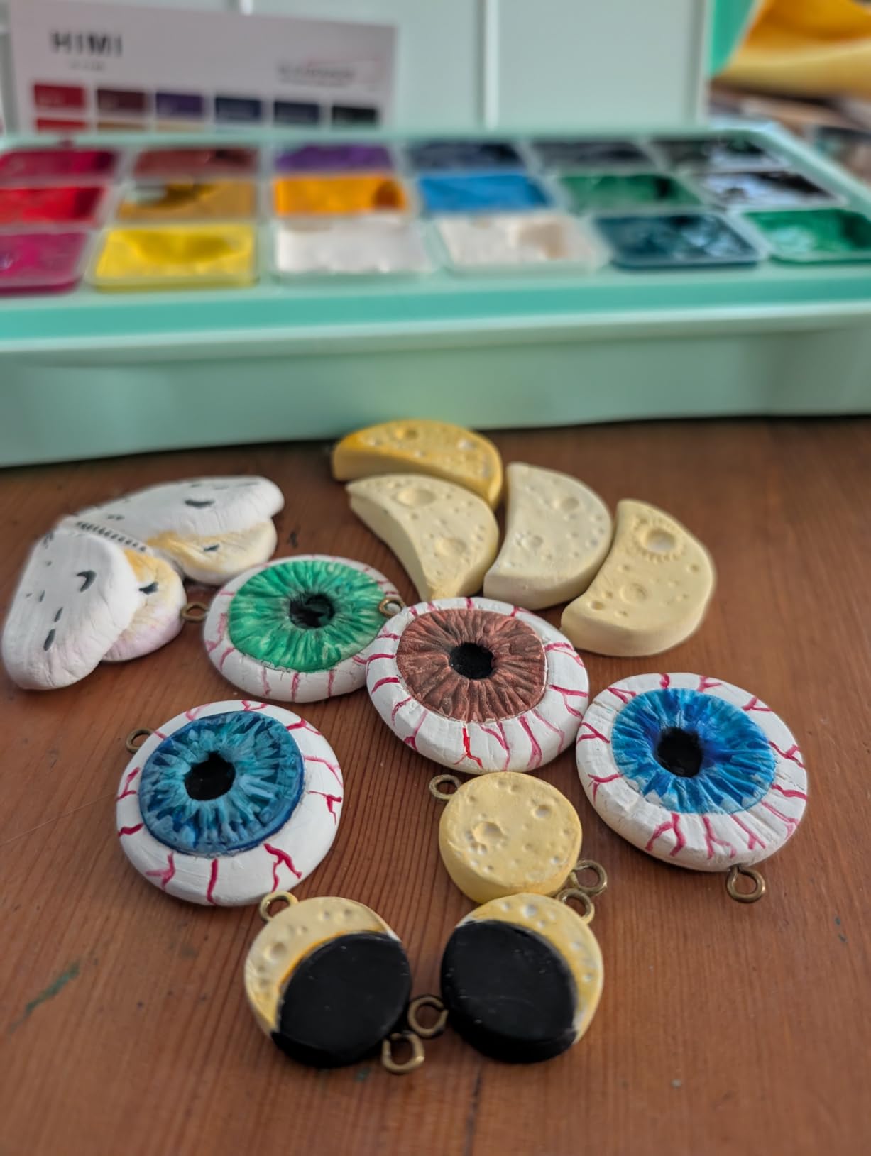 HIMI Gouache Paints Set, 18 Colors, 30g, jelly gouache paint set, Non Toxic Paint for Canvas and Paper, Art Supplies for Professionals, and More (Green Case customer photo 1