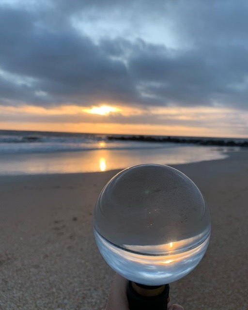 Crystal Ball Photography 80mm K9 Clear Lens Ball Sphere with Mini Tripod Base Stand Decorative Glass Props Ball with Padded Shockproof Sleeve Bag by BESNFOTO customer photo 2