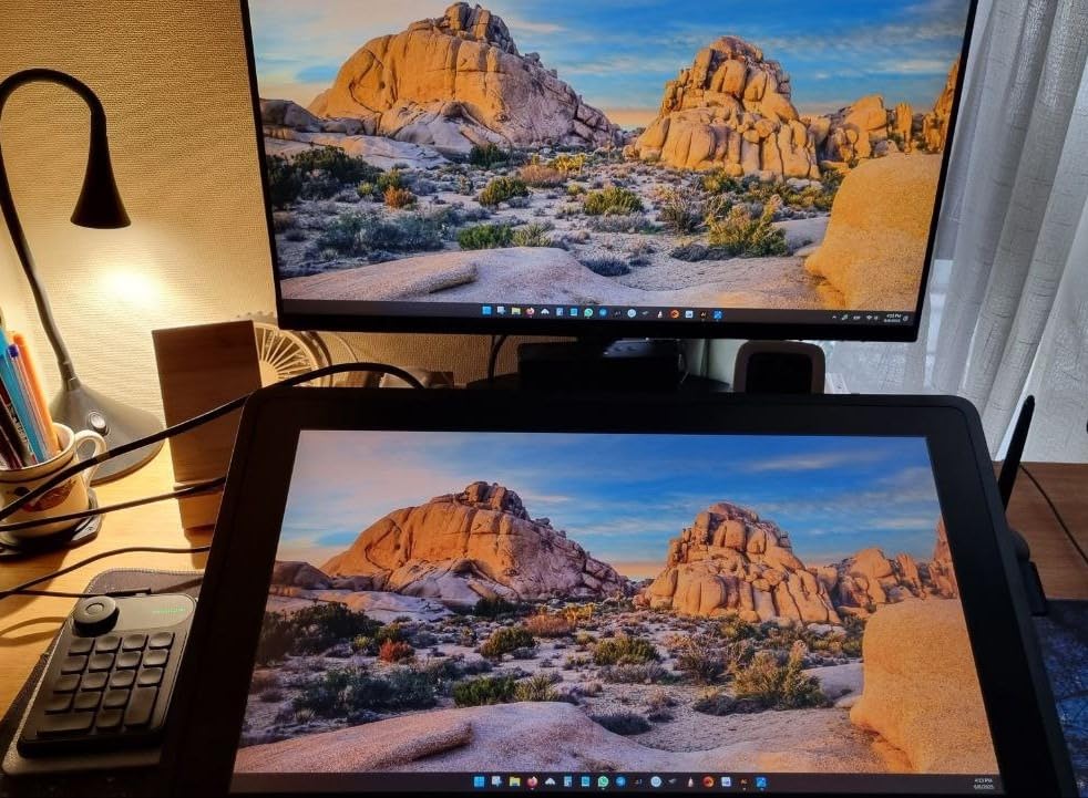 Wacom Cintiq 22, Drawing Tablet with Full HD Screen & Pro Pen 2 customer photo 2