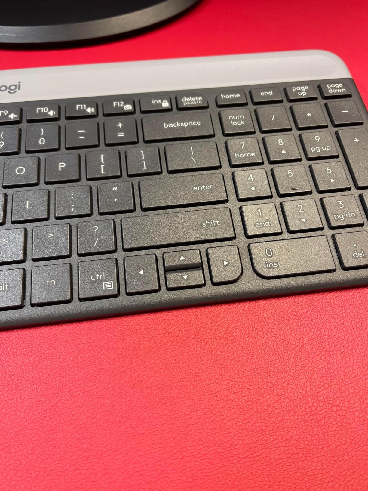 Logitech MK470 Slim Wireless Combo Compact Keyboard and Mouse - Graphite customer photo 2