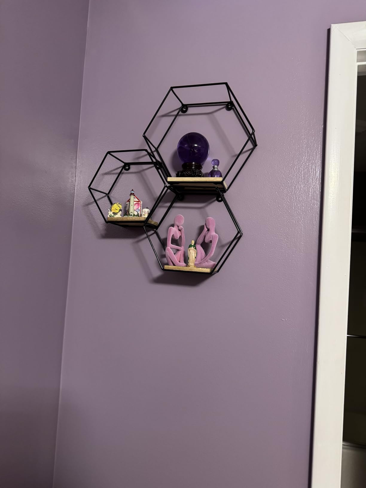 Greenco Geometric Hexagon Shaped Floating Shelves, Honeycomb Shelves, Home Decor, Metal Wire and Rustic Wood Wall Storage Shelves for Bedroom, Living Room, Bathroom, Kitchen and Office – Set of 3 customer photo 1
