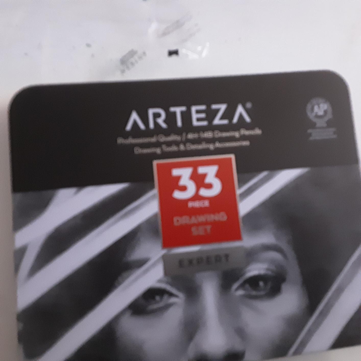 Arteza Drawing Set for Adults, Set of 33 Artist Sketching Tools, 20 Graphite & 4 Charcoal Sketch Pencils, 1 Fineliner, 3 Blenders, 1 Sharpener, 3 Erasers & 1 Hobby Knife, Art Supplies for Drawing customer photo 2