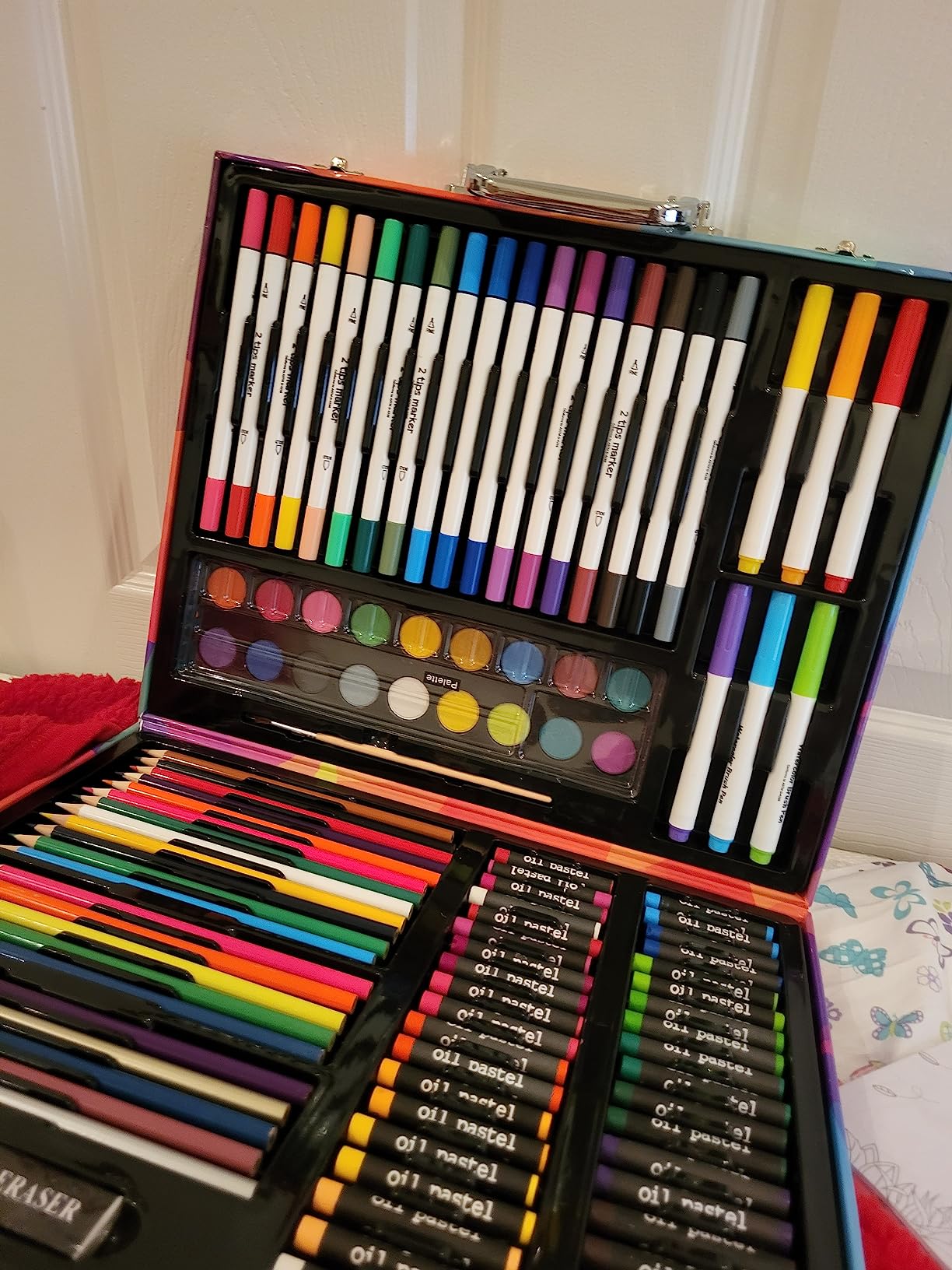 Darnassus 132-Piece Art Set, Deluxe Professional Color Set, Art Kit for Kids and Adult, With Compact Portable Case customer photo 2