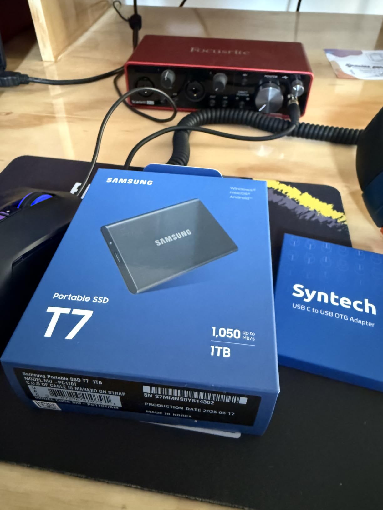 Samsung T7 Portable SSD 1TB Titan Gray, USB 3.2 Gen 2, Up to 1,050MB/s customer photo 1