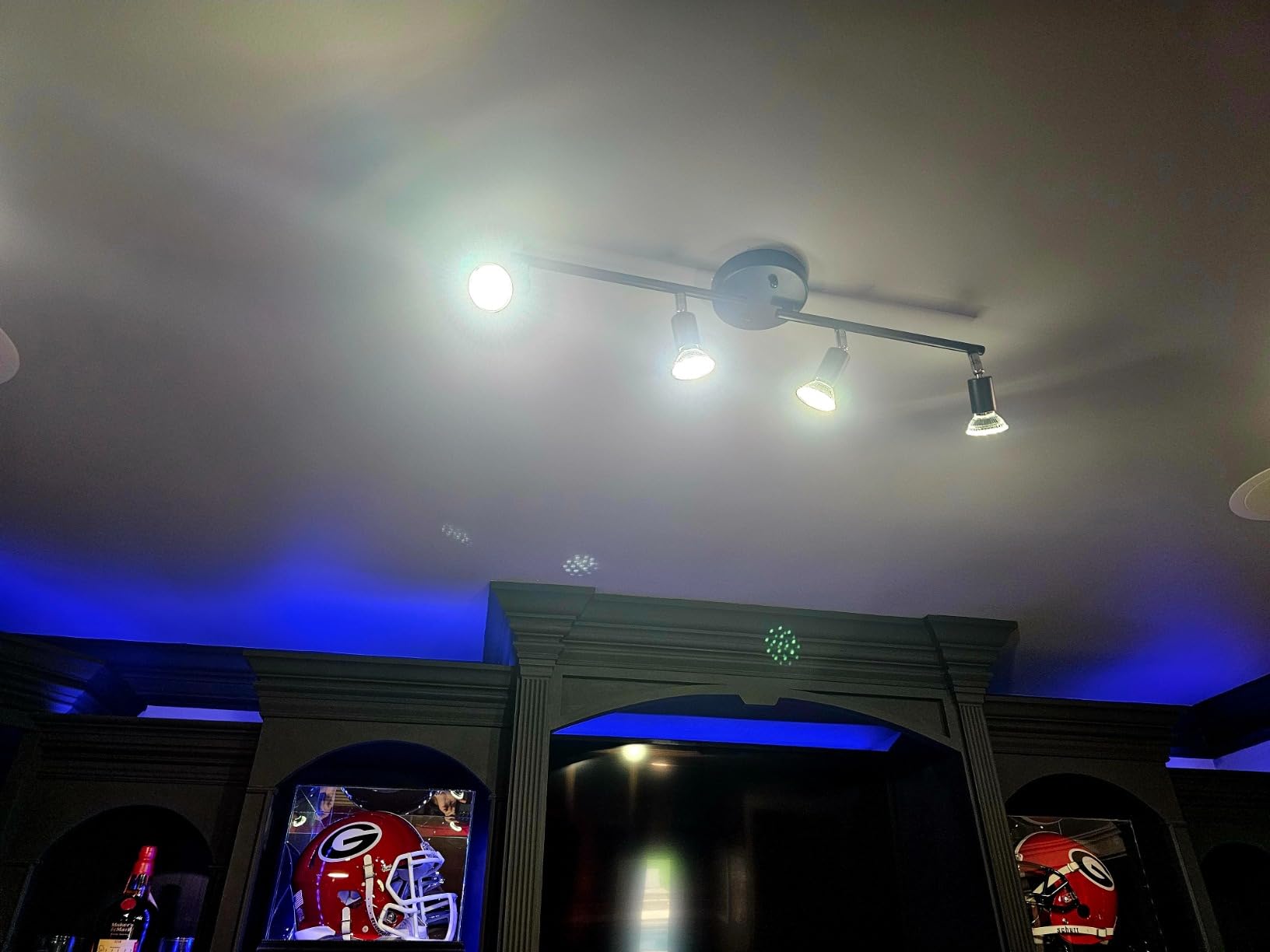 Unicozin LED 4 Light Track Lighting Kit, 24.8'' Black 4 Way Ceiling Spot Lighting, Flexibly Rotatable Head, Track Light Included 4 x LED GU10 Bulb (4W, Daylight White 5000K, 400LM) customer photo 2