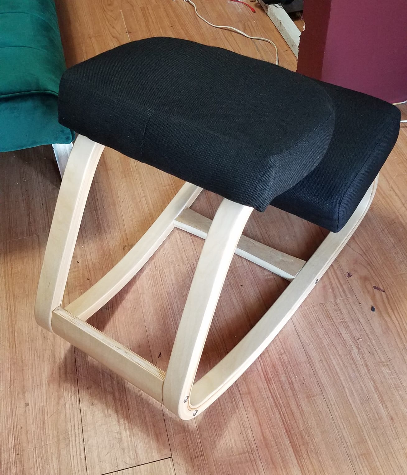 VIVO Wooden Rocking Kneeling Chair, Ergonomic Home Office Stool Posture Seat, Thick Black Cushions, Light Wood Frame, CHAIR-K04R customer photo 1