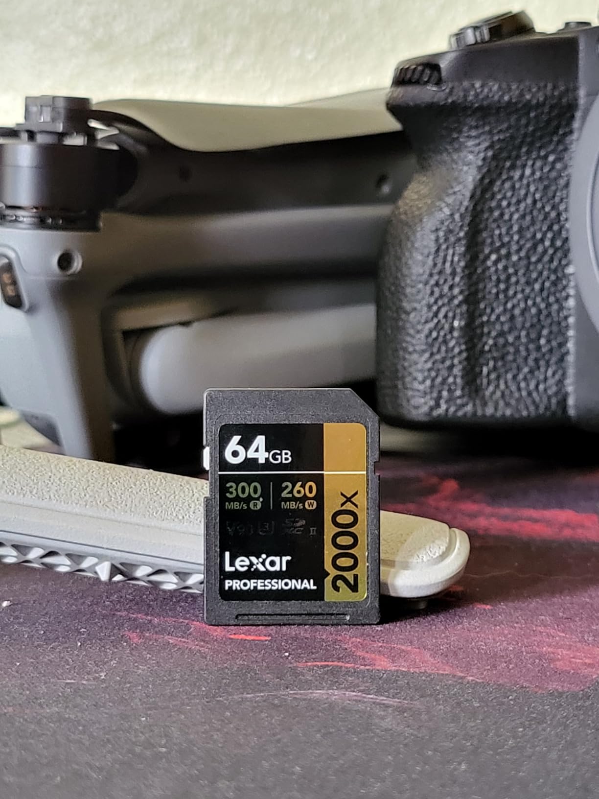 Lexar 128GB 2000x SD Memory Card, 300MB/s Read, 8K, V90, U3, UHS-II customer photo 1