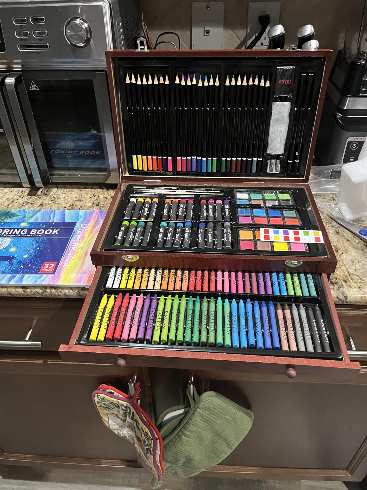 iBayam Art Supplies,150-Pack Deluxe Art Set Crafts Drawing Painting Kit customer photo 2