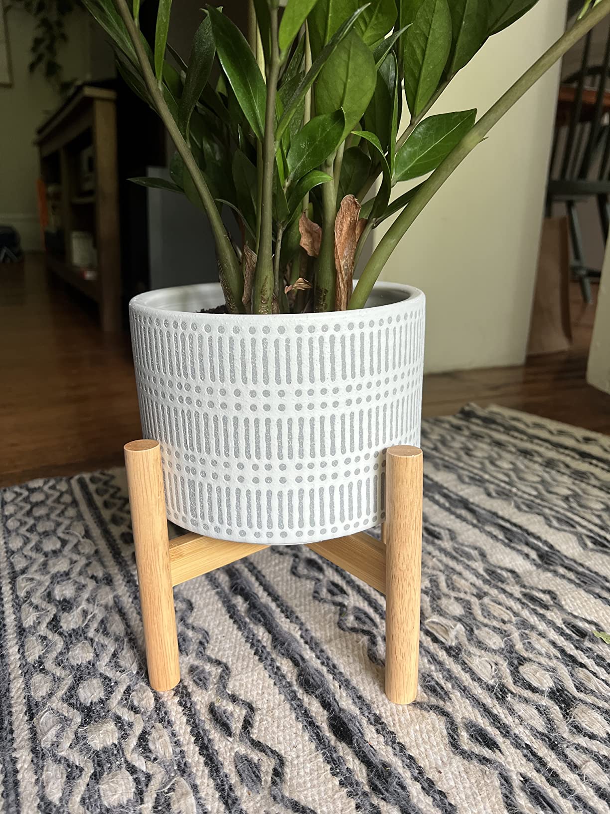 LA JOLIE MUSE Ceramic Planter for Plant, 7.3 Inch Indoor Planter with Stand customer photo 2