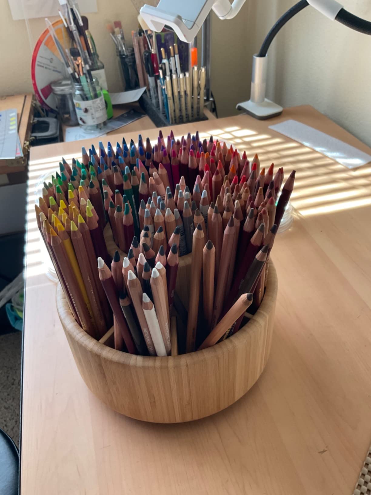 VaeFae 360 Rotating Bamboo Pen Holder for Desk, Art Supply Storage, Medium customer photo 1