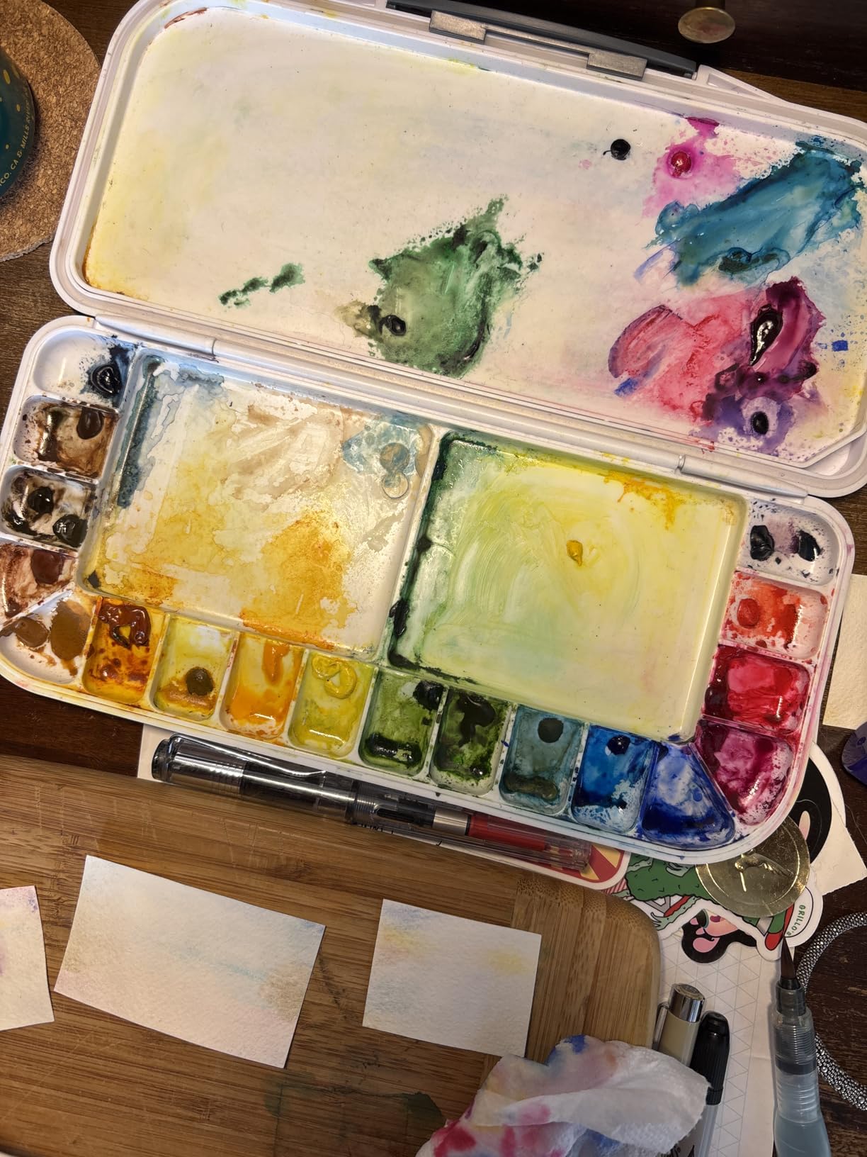 Mr. Pen- Airtight Watercolor Palette with Lid, 18 Wells & 2 Mixing Areas customer photo 1