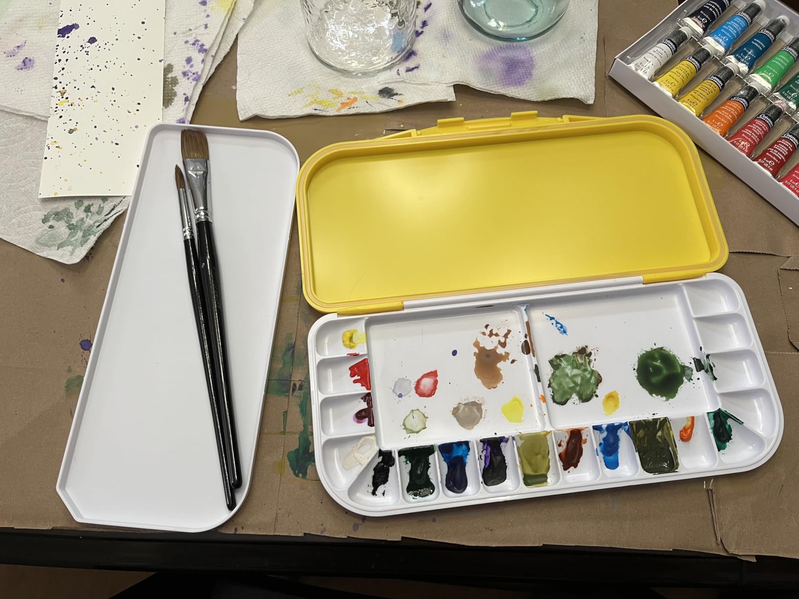 Mr. Pen- Airtight Watercolor Palette with Lid, 18 Wells & 2 Mixing Areas customer photo 2