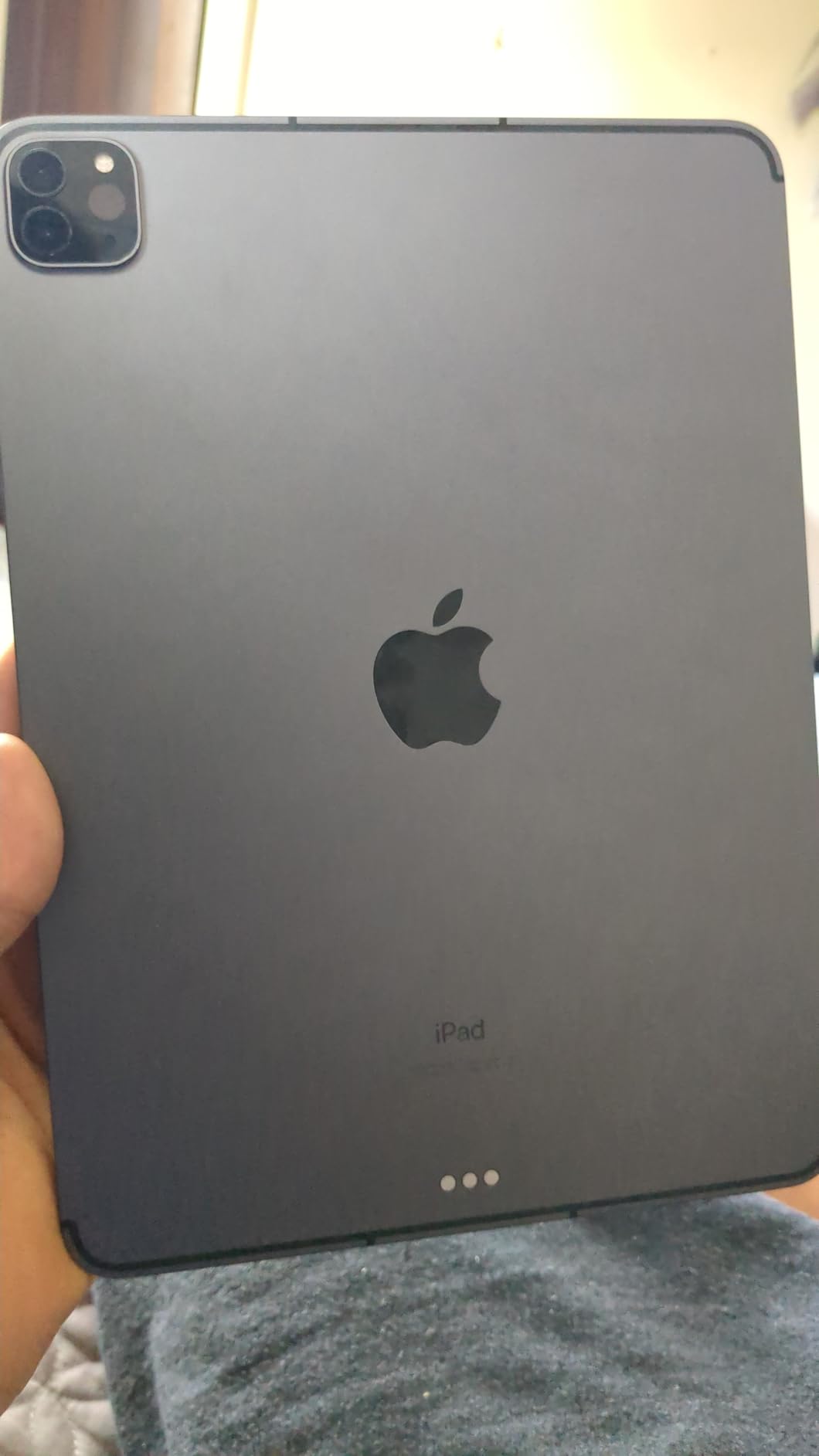 Apple 2021 11-inch iPad Pro (Wi-Fi, 256GB) - Space Gray (Renewed) customer photo 2