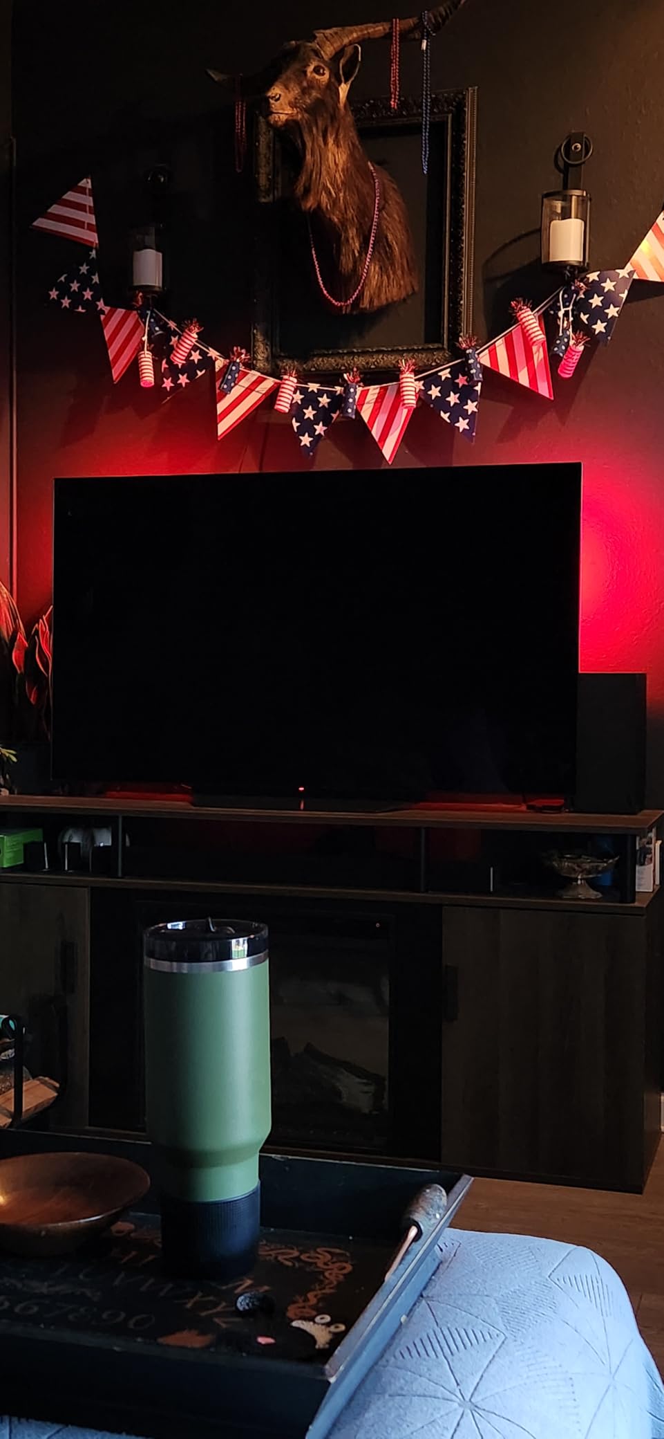 Govee Smart Light Bar, RGBICWW TV Lights for Living Room, Gaming, Black customer photo 2