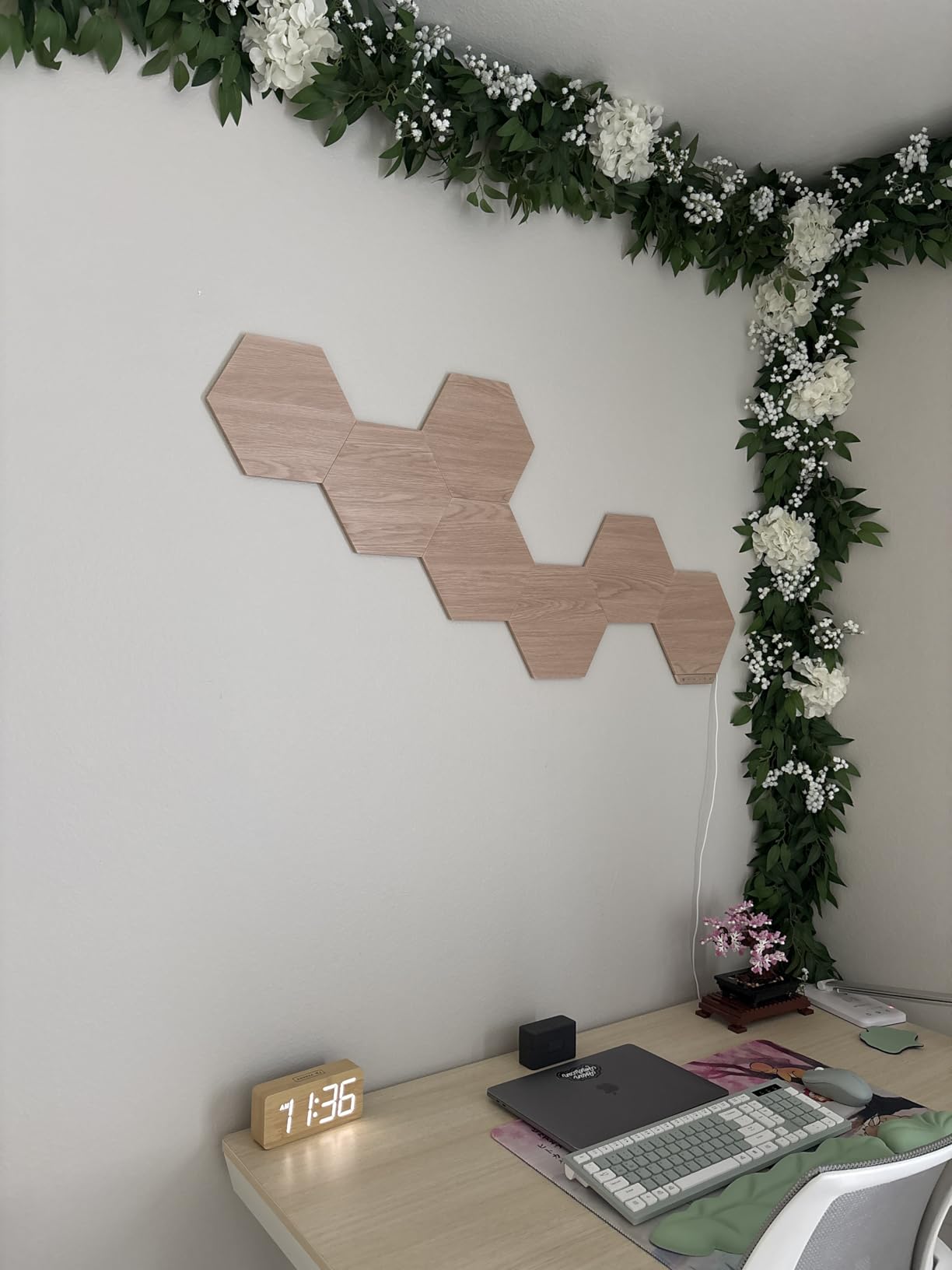 Nanoleaf Elements Hexagon Lights, Smart RGBW LED Wall Light Panels, 7 PK customer photo 1