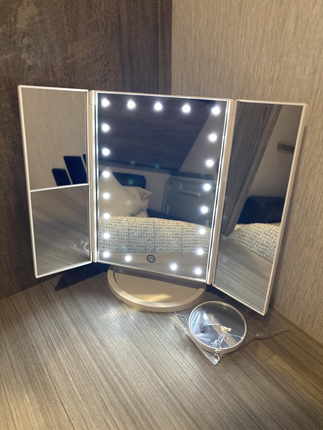 HUONUL 2X/3X/10X Magnifying Vanity Mirror with Light, Trifold Makeup Mirror customer photo 1