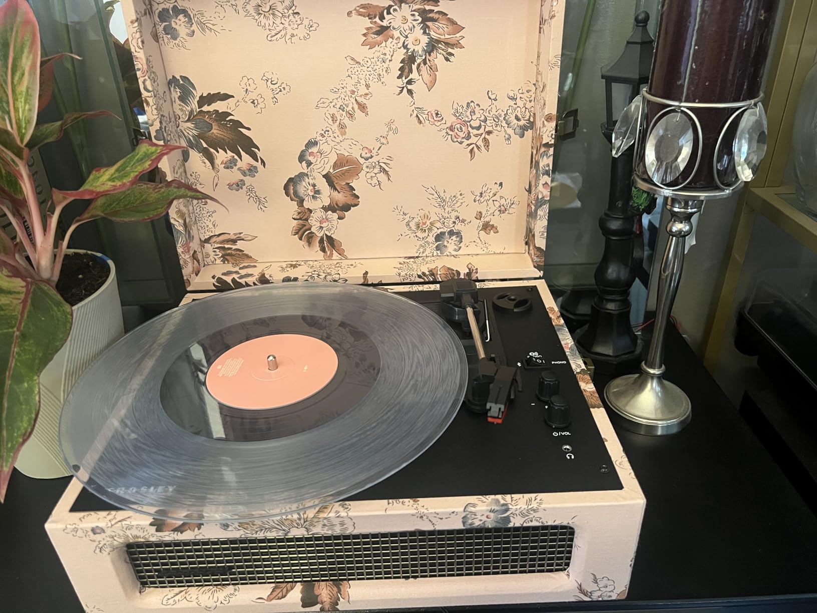 Crosley CR8017B-FL Voyager Record Player, Floral customer photo 1