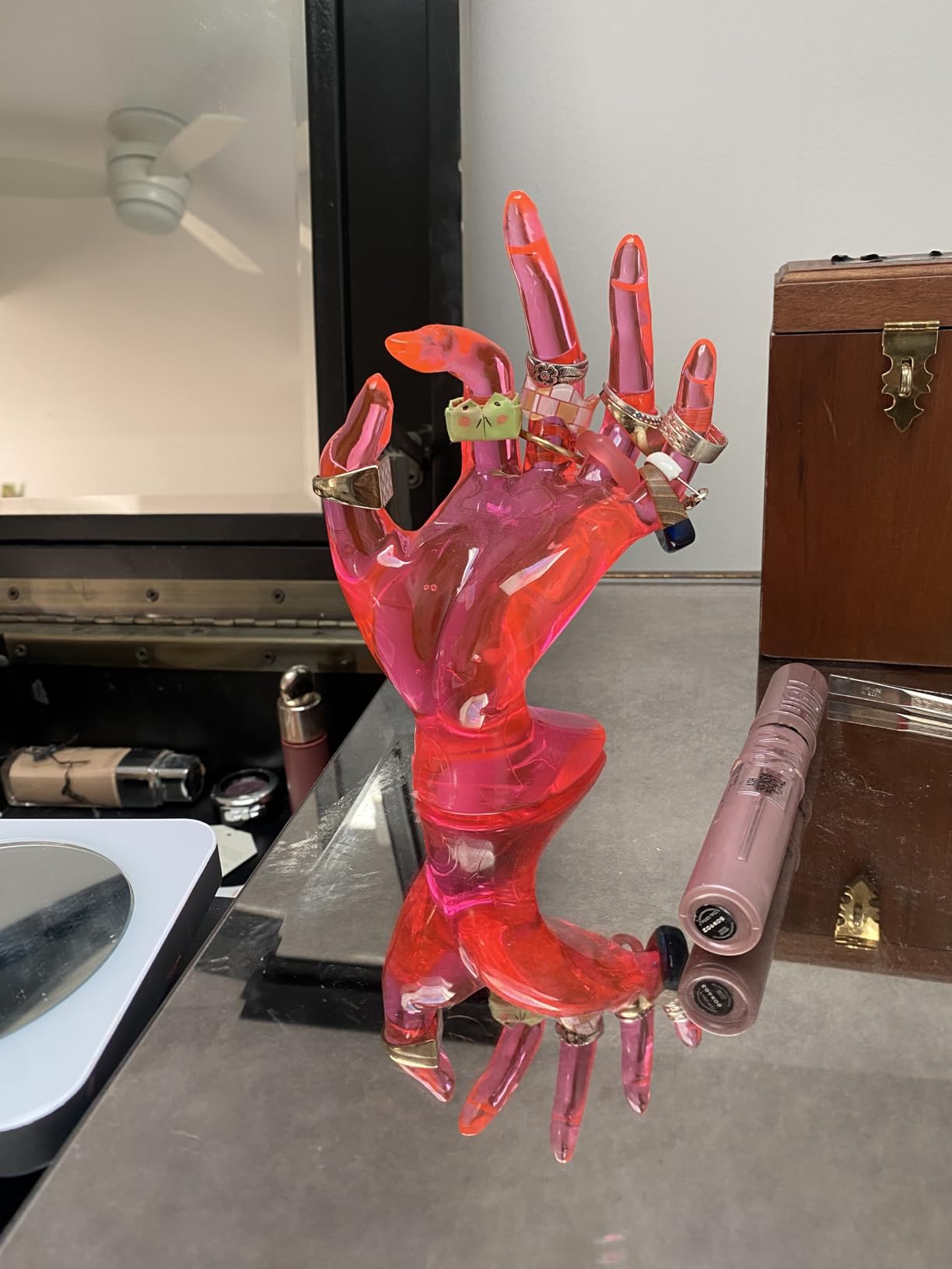 Maxsirui Hand Form Ring Holder Jewelry Display Organization Rack Bracelet Ring Watch Stand Support Aesthetic Y2k Room Decor (Rose Red) customer photo 1
