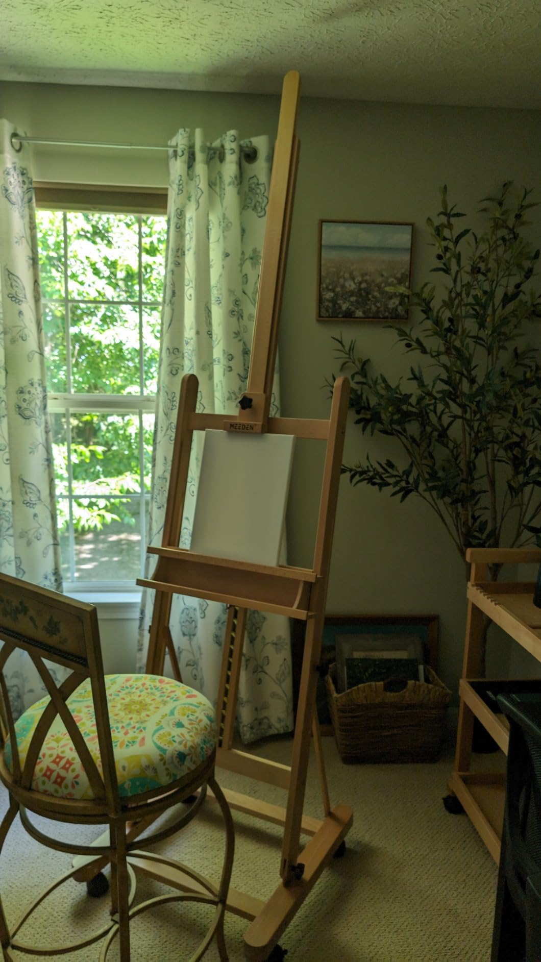 MEEDEN Adjustable H Frame Art Easel: Easel Stand for Painting and Display customer photo 2