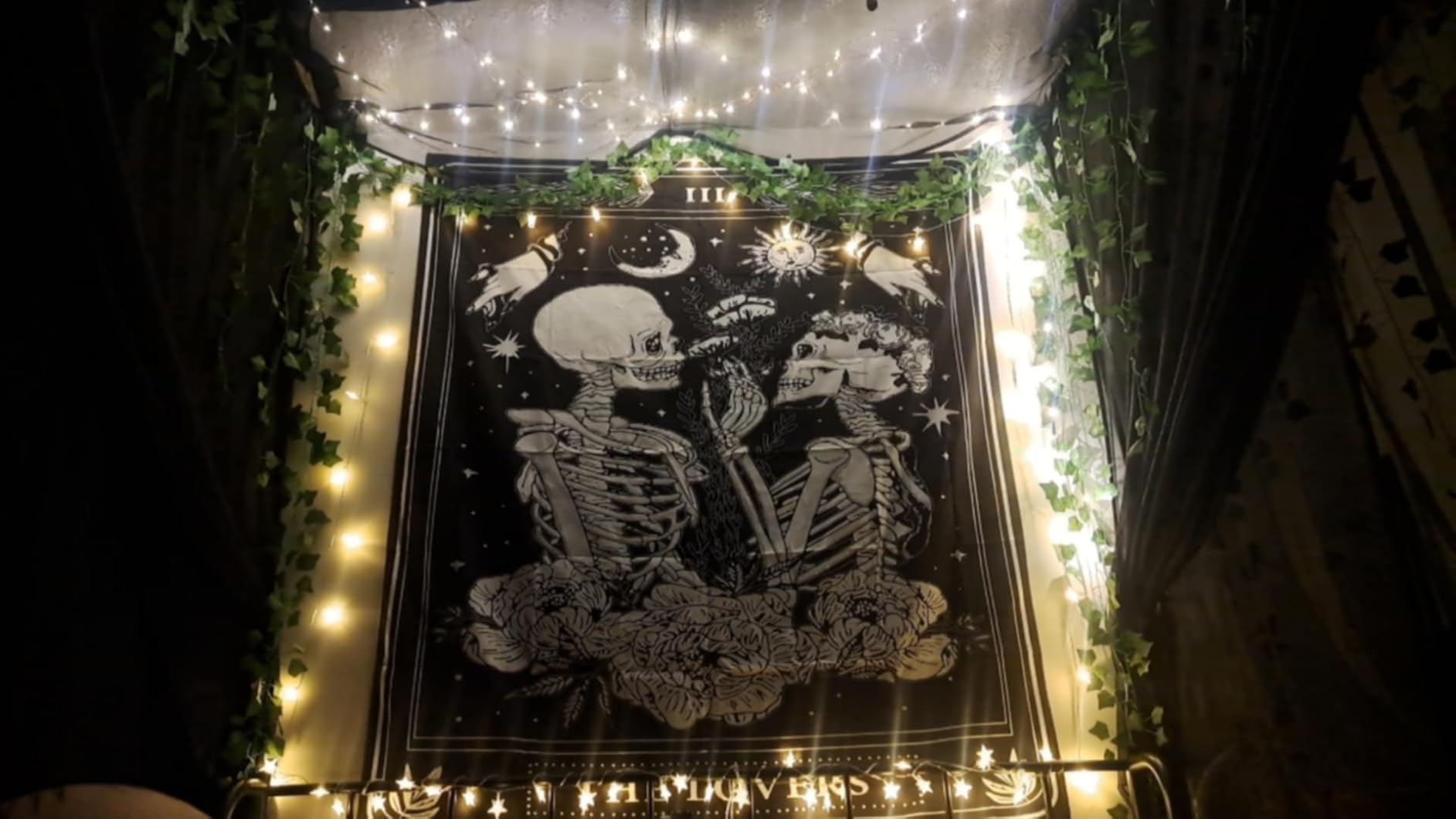 Naykow Skull Tapestries Black and White Skeleton Gothic Grunge Dark Witchy Wall Hanging Decor Tapestry for Bedroom Aesthetic Alt Room (40x60 inches vertical) customer photo 2
