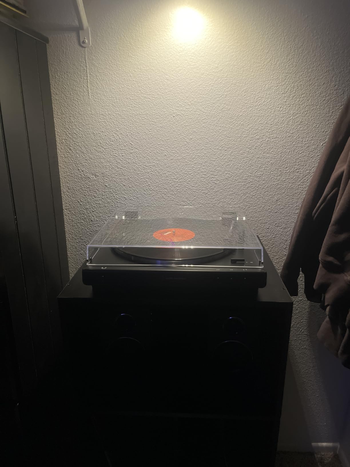 Lerliuo Record Player Stand, Walnut Turntable Stand Holds up to 160 Albums customer photo 2