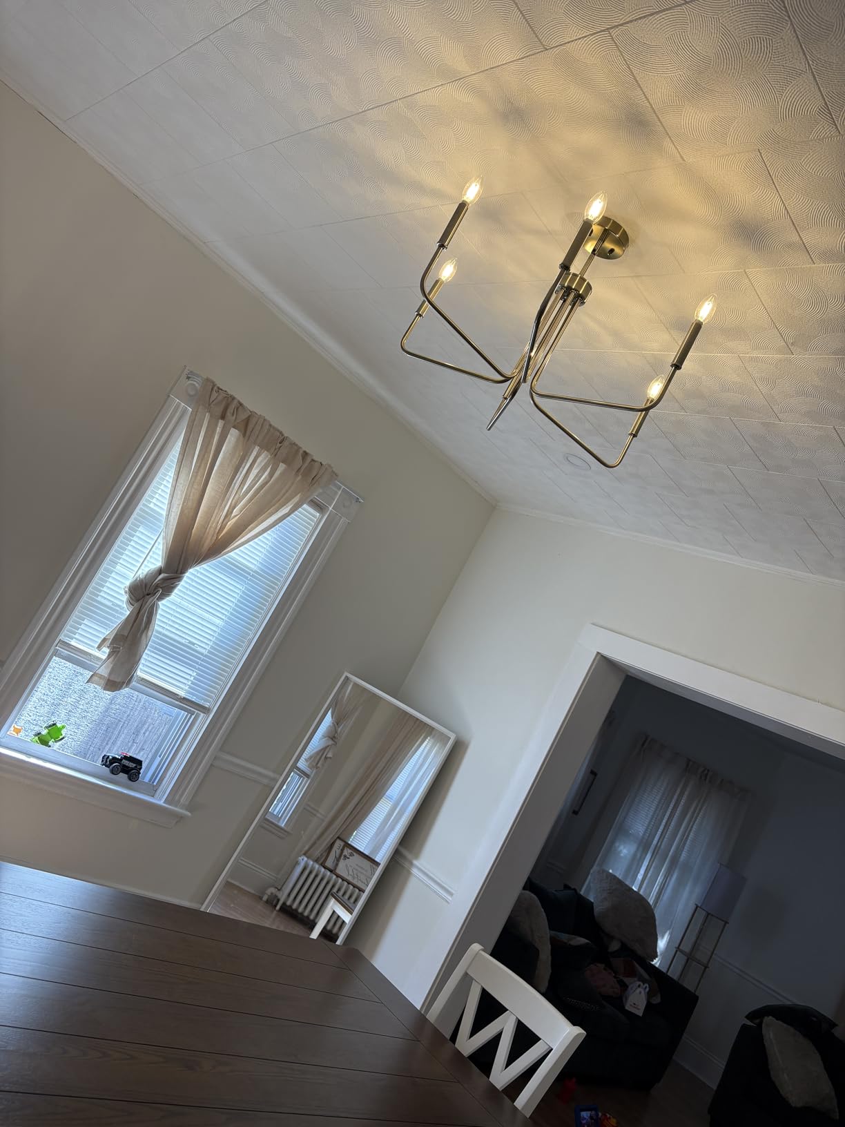 Black Chandelier, 6-Light Farmhouse Chandelier for Dining Room Lighting Fixtures Hanging, Industrial Modern Chandelier for Bedroom, Foyer, Hall, Kitchen, Living Room, Entryway (No Assembly Required) customer photo 1