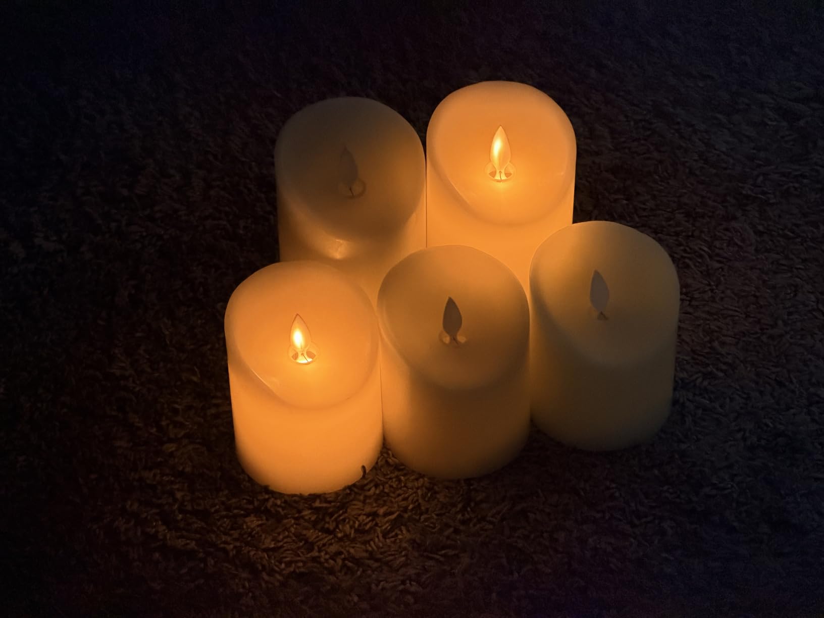 Enpornk Flameless Candles Battery Operated Pillar Pine Effect Real Wax Flickering 3D Wick Electric LED Decorative Candle Sets with Remote Control Cycling 24 Hours Timer, 4