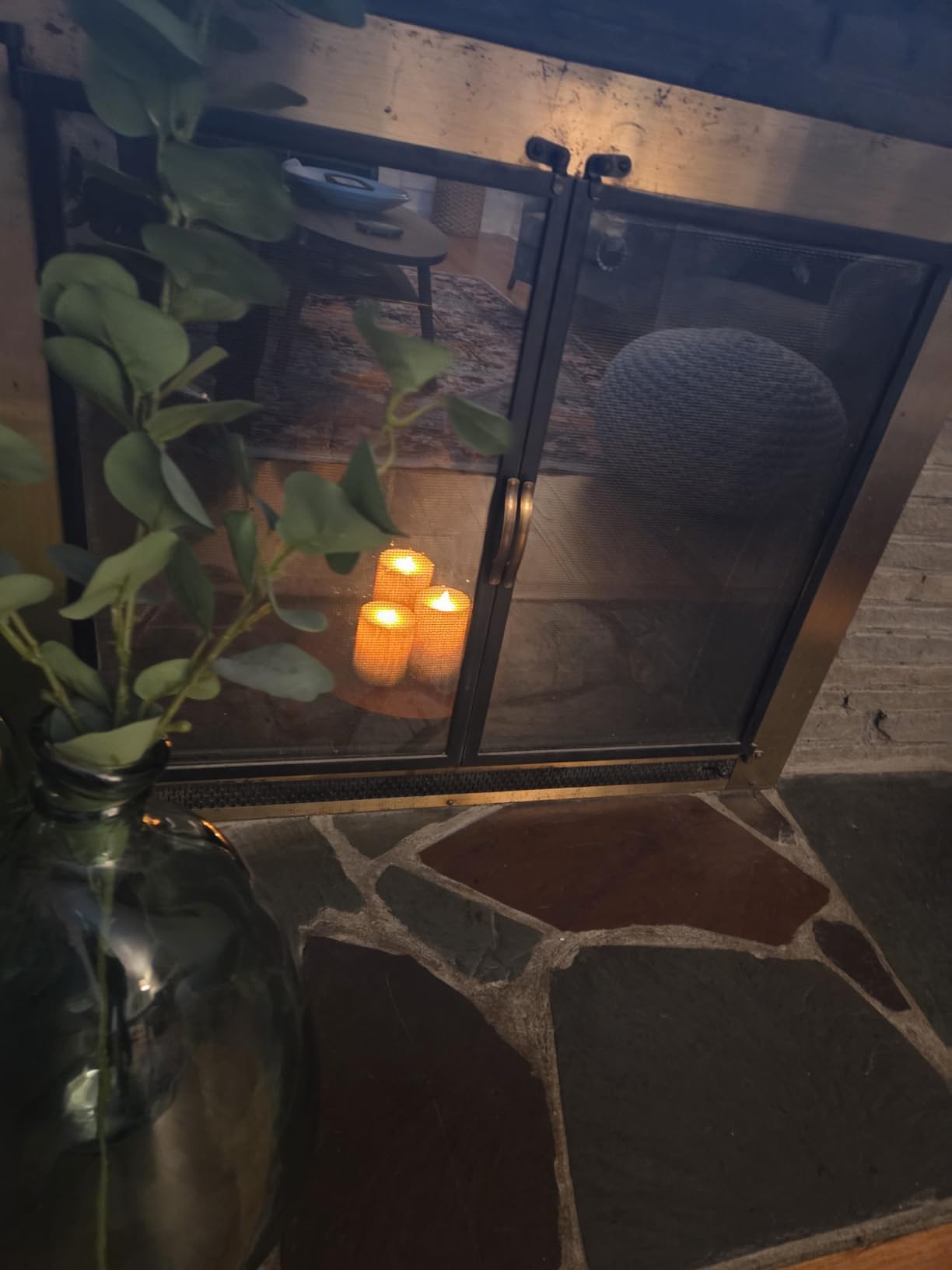 Enpornk Flameless Candles Battery Operated Pillar Pine Effect Real Wax Flickering 3D Wick Electric LED Decorative Candle Sets with Remote Control Cycling 24 Hours Timer, 4