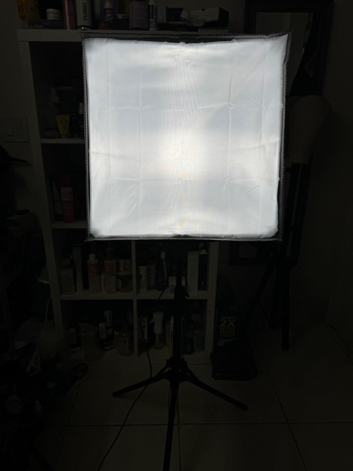 Softbox Lighting Kit, NiceVeedi 16'' x 16'' Softbox Photography Lighting Kit with 63” Tripod Stand & 5400K 450W Equivalent LED Bulb, Continuous Lighting for Photography/Video Record/Live Streaming customer photo 1