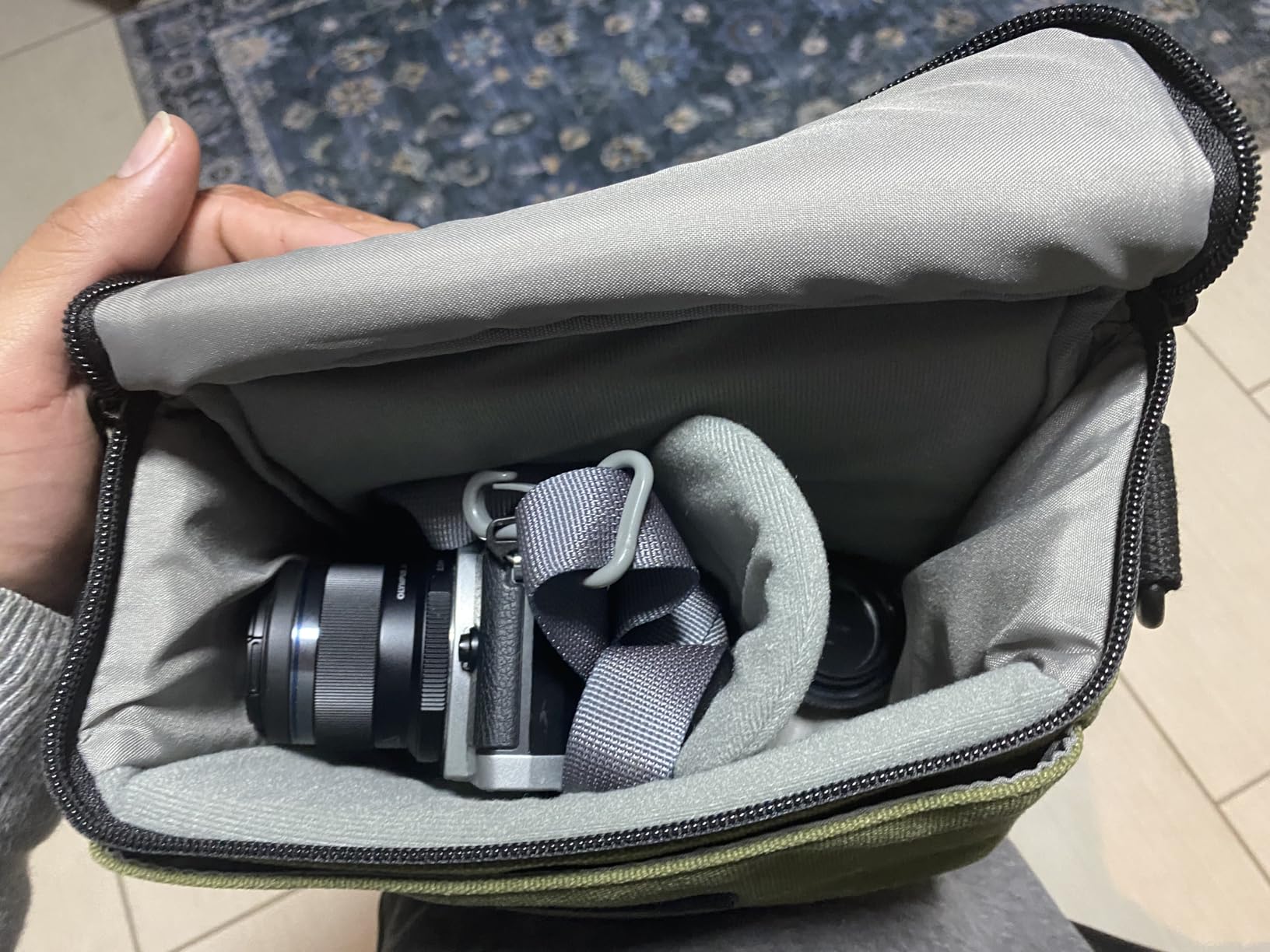 Besnfoto Camera Bag Small DSLR Camera Shoulder Bag for Photographer Waterproof Messenger Bag Crossbody Case Compatible with Canon Sony Nikon customer photo 1