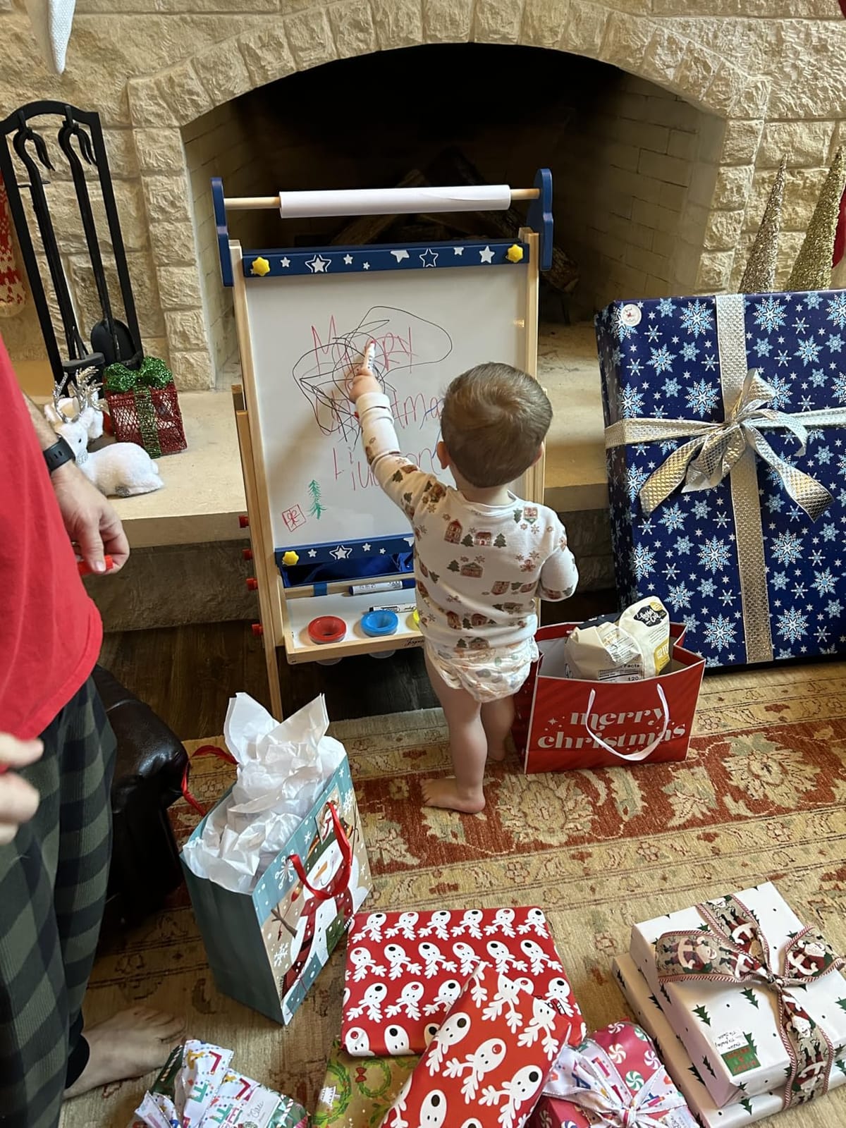 Joyooss Art Easel for Kids Easel for Toddlers,Adjustable Standing Wooden Toddler Easels Kid Whiteboard & Chalk Board Kids Dry Erase Board,Art Easel for Kid Age 2-4 4-8 9-12 Drawing Easels customer photo 2