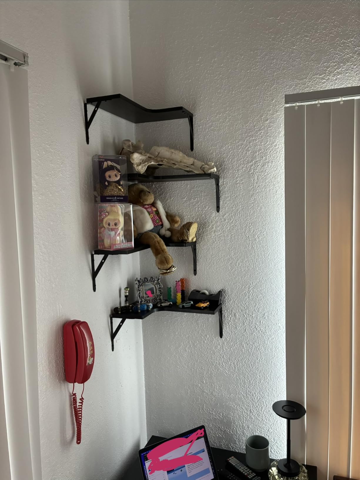 ROMGUAR CRAFT Corner Floating Shelves Wall Mounted Set of 4, Black customer photo 1
