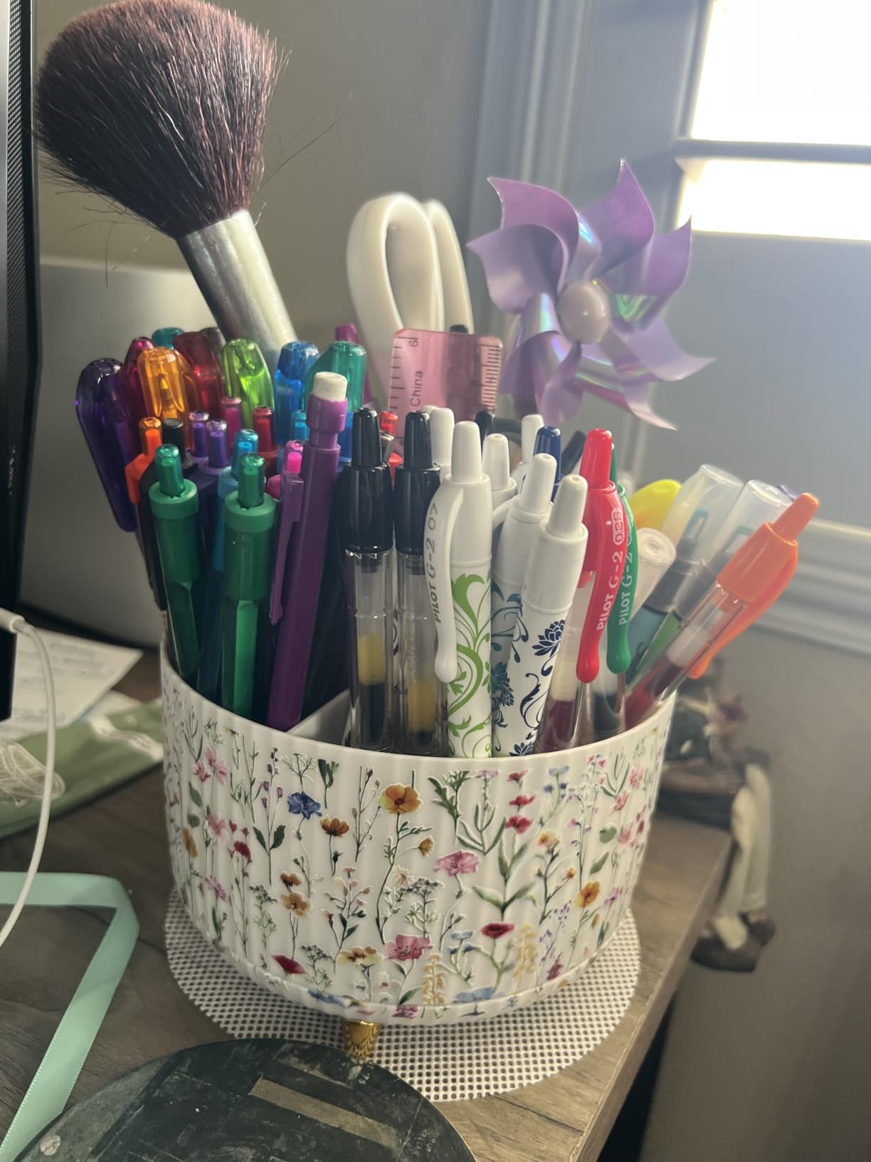 SKYDUE 360 Rotating Plastic Desk Pen Organizer with 5 Slots, Dual-Purpose Art Supply Pencil Cup for Office, School, Home customer photo 1
