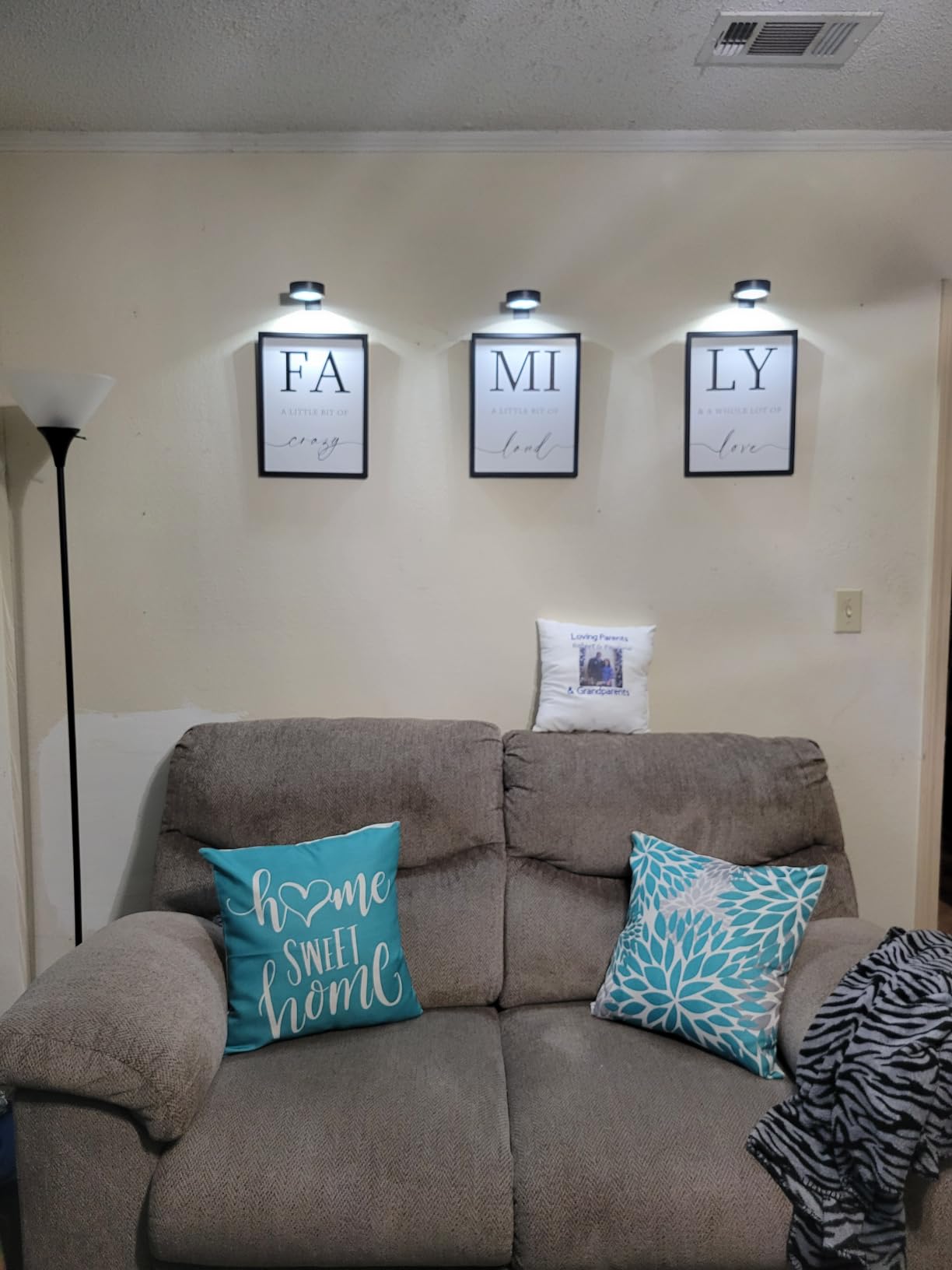 3Pack Picture Light Battery Operated Painting Lights for Wall Wireless Magnetic Display Art Light with Remote Control,Dimmable&Timer Portrait Light for Art Frame Artworking,Wall Decor Puck Lights-Gold customer photo 1