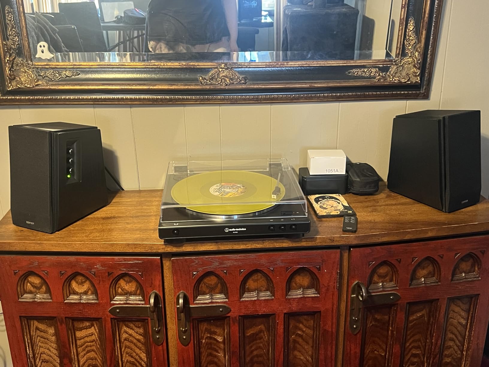 Edifier R1700BT Bluetooth Bookshelf Speaker - Active Near-Field Studio Monitors - Powered Speakers 2.0 Setup Wooden Enclosure - 66w RMS White customer photo 1